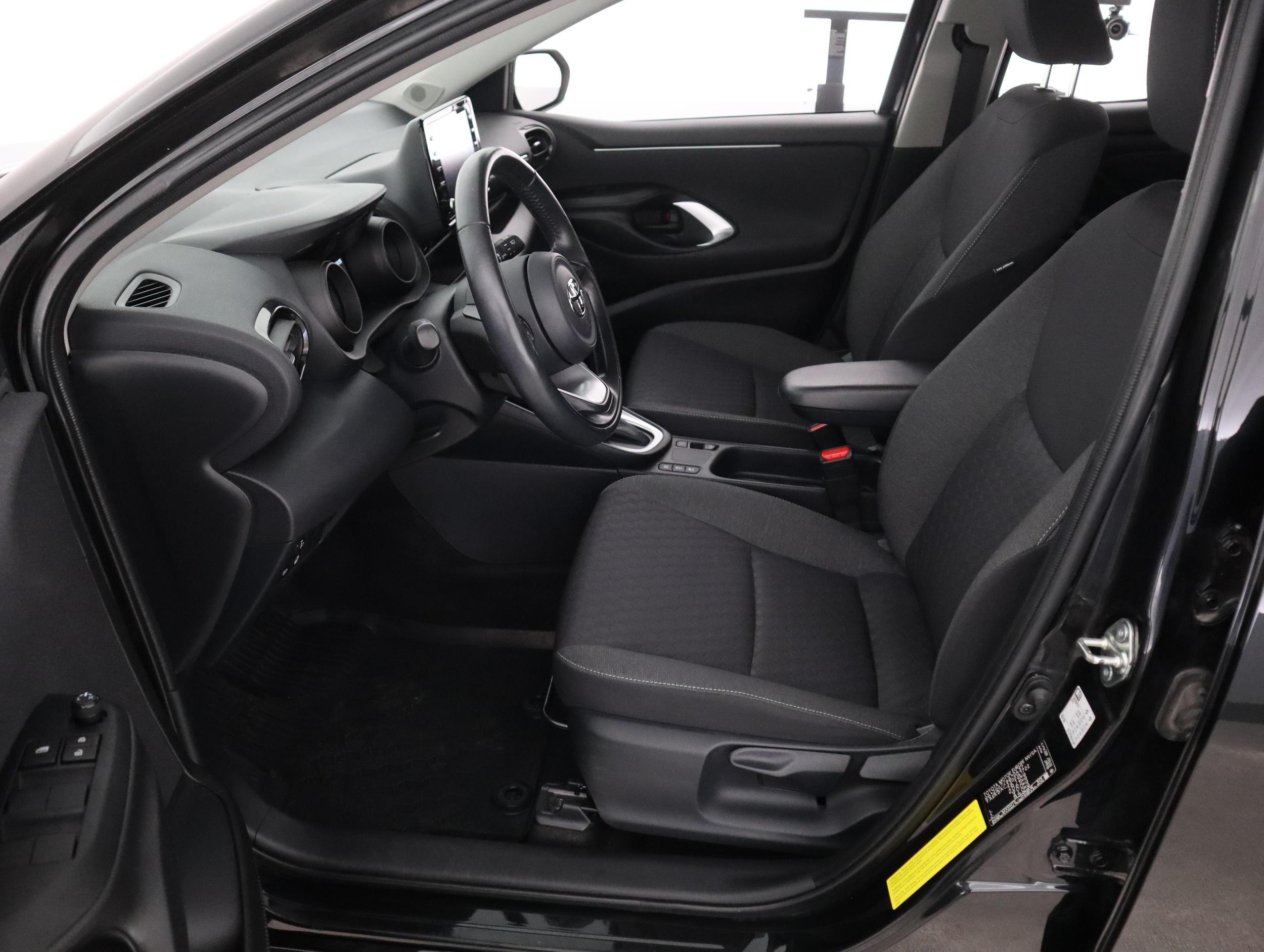 TOYOTA Yaris 2023