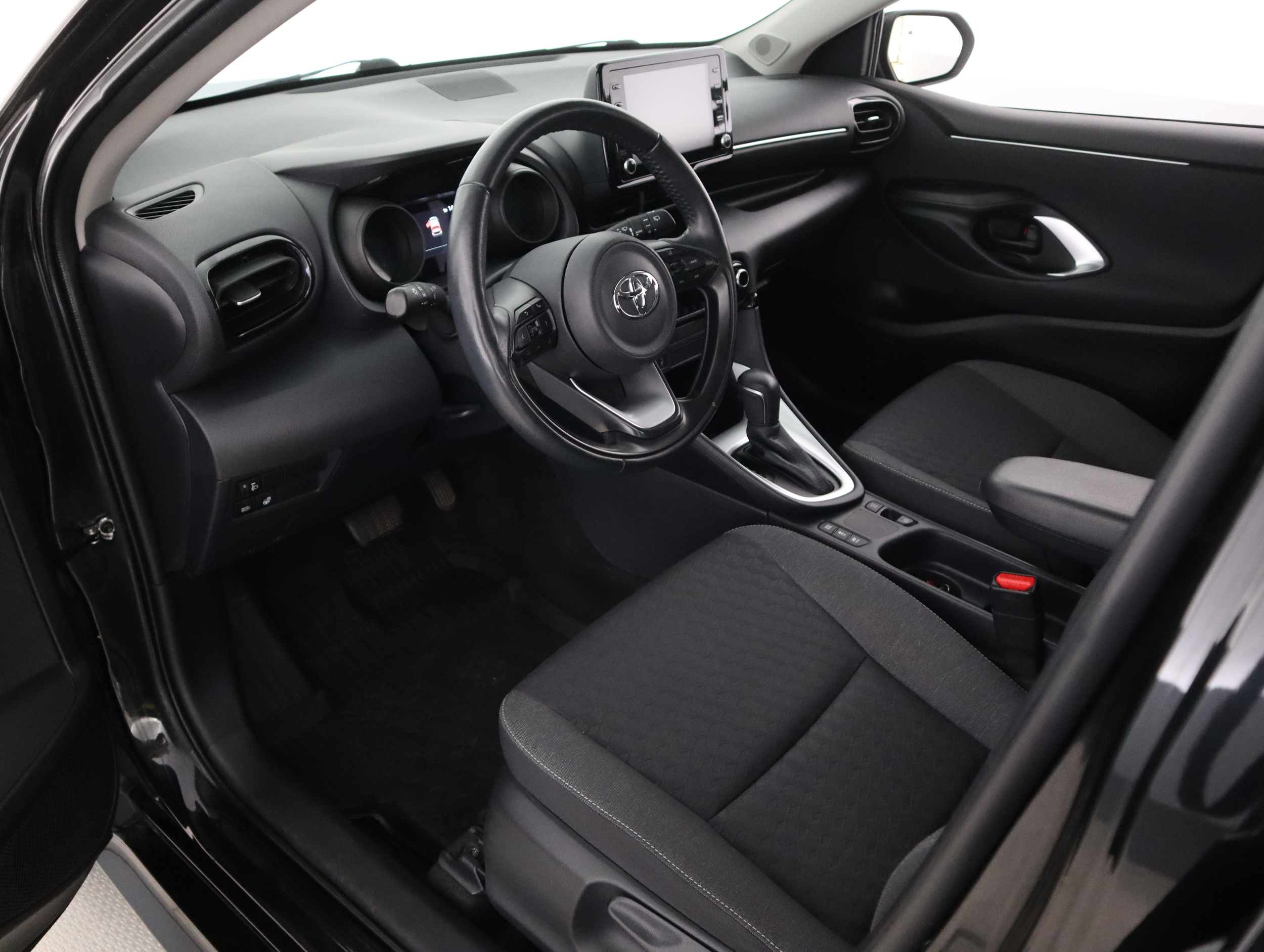 TOYOTA Yaris 2023