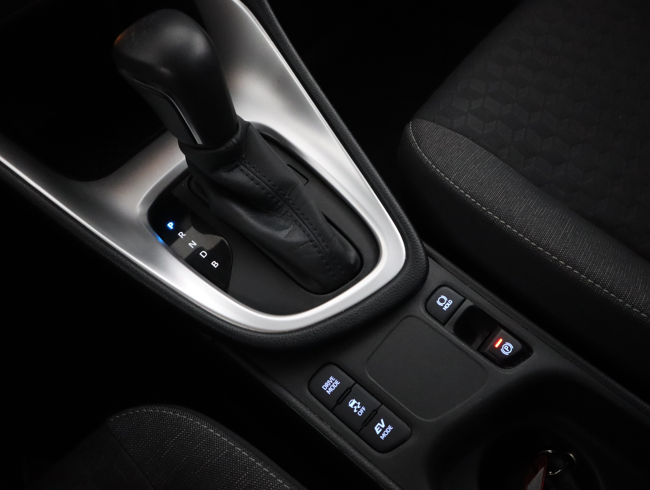 TOYOTA Yaris 2023