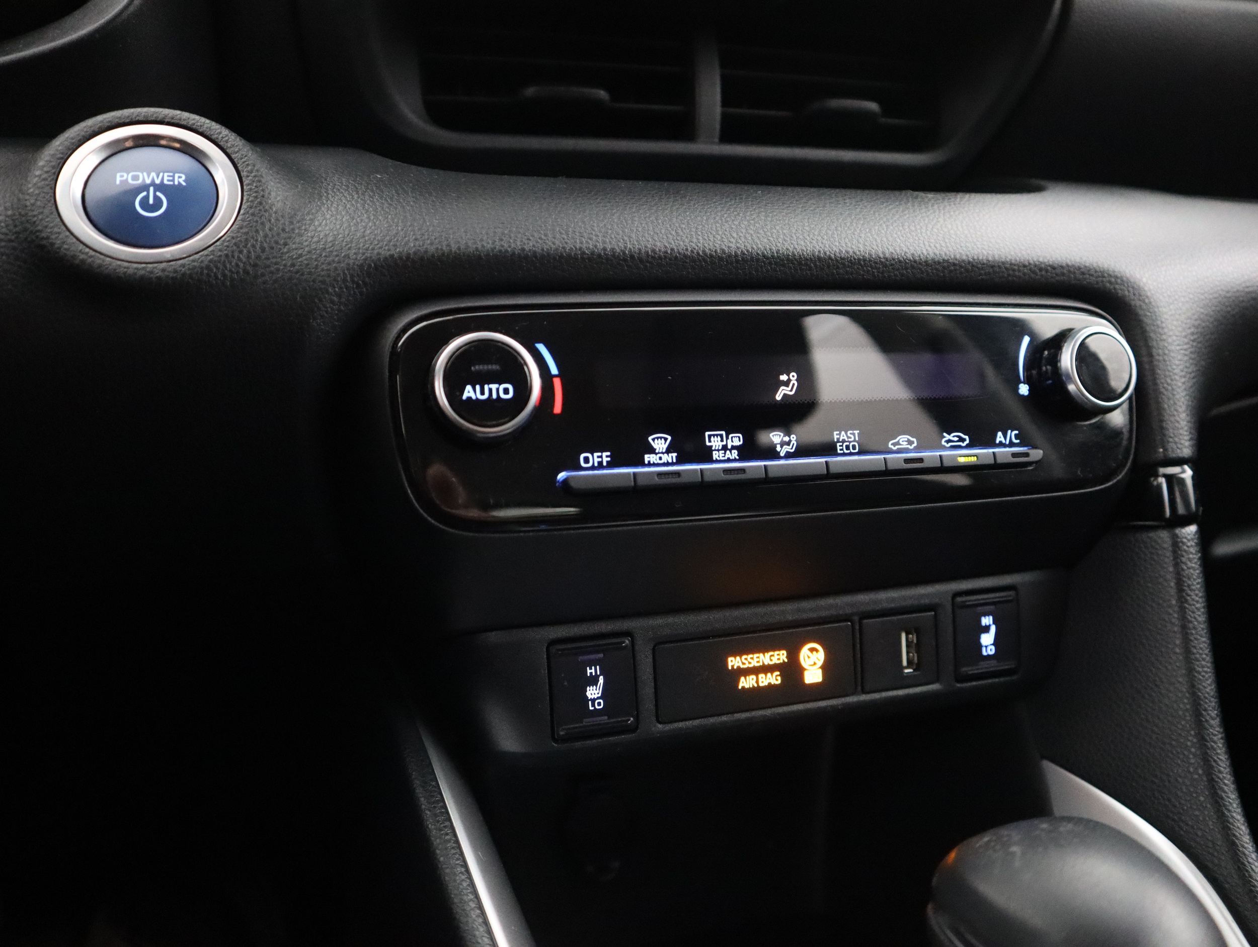 TOYOTA Yaris 2023
