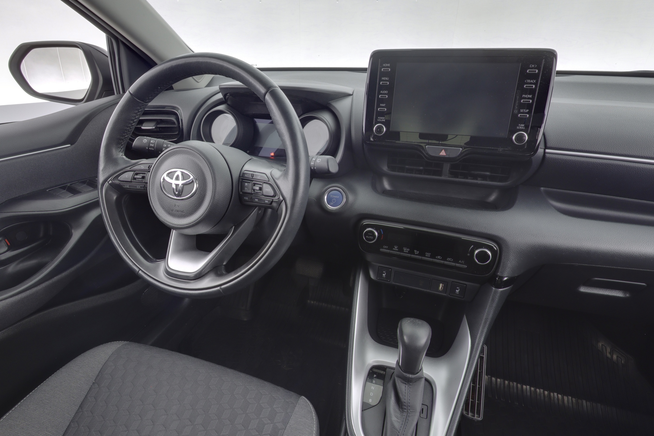 TOYOTA Yaris 2023