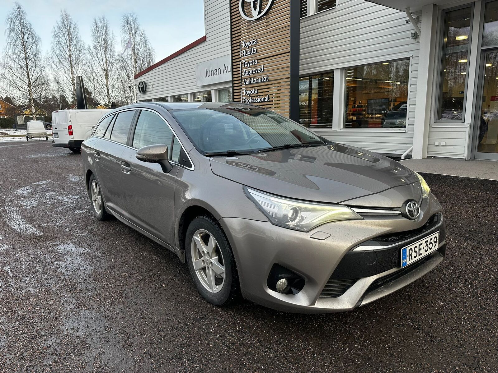 TOYOTA Avensis 2015