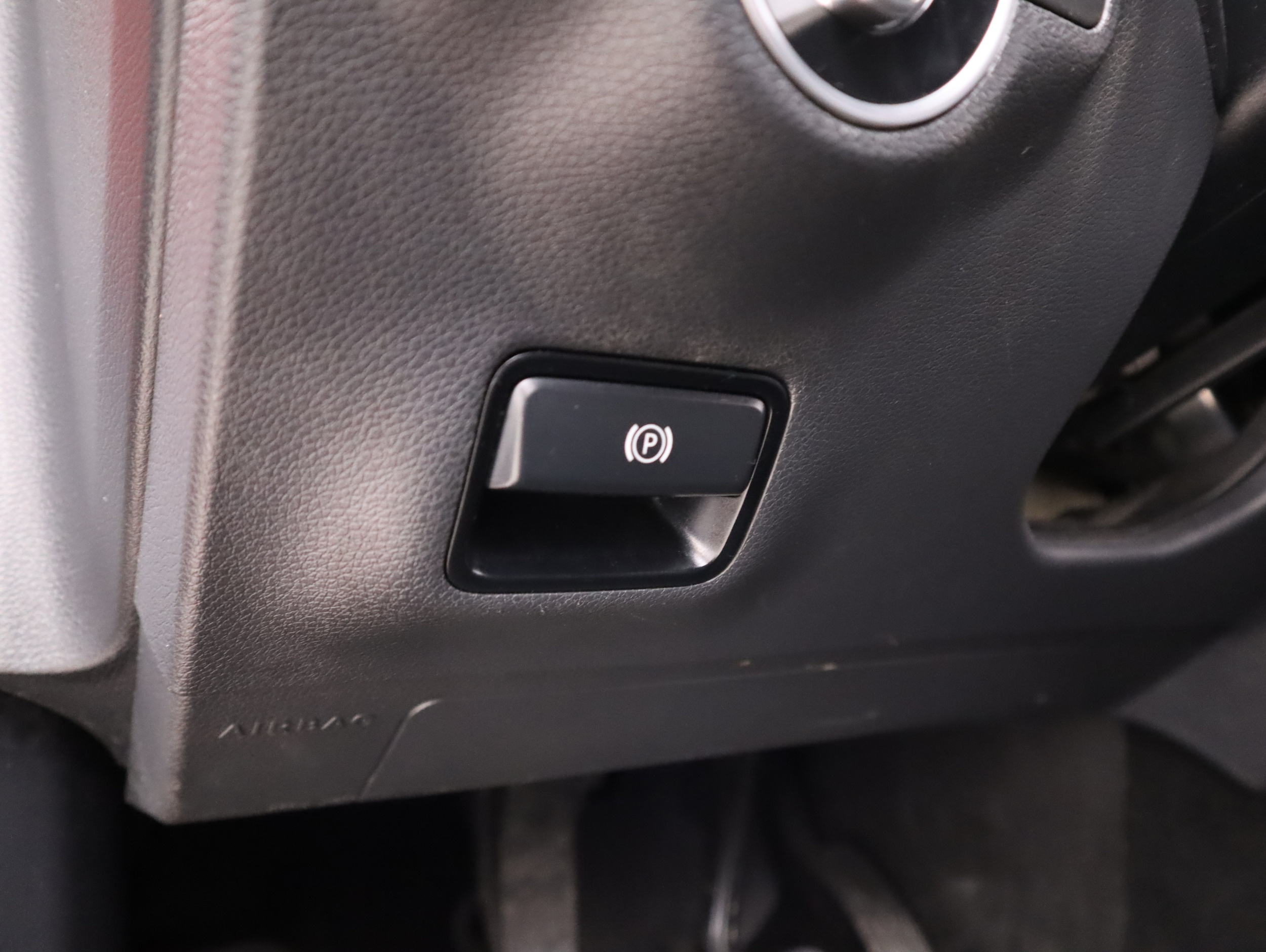 MERCEDES-BENZ A 2018