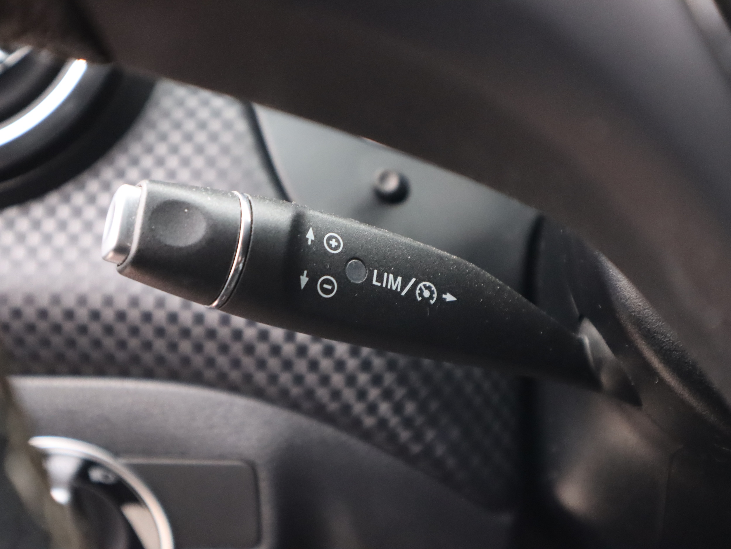 MERCEDES-BENZ A 2018