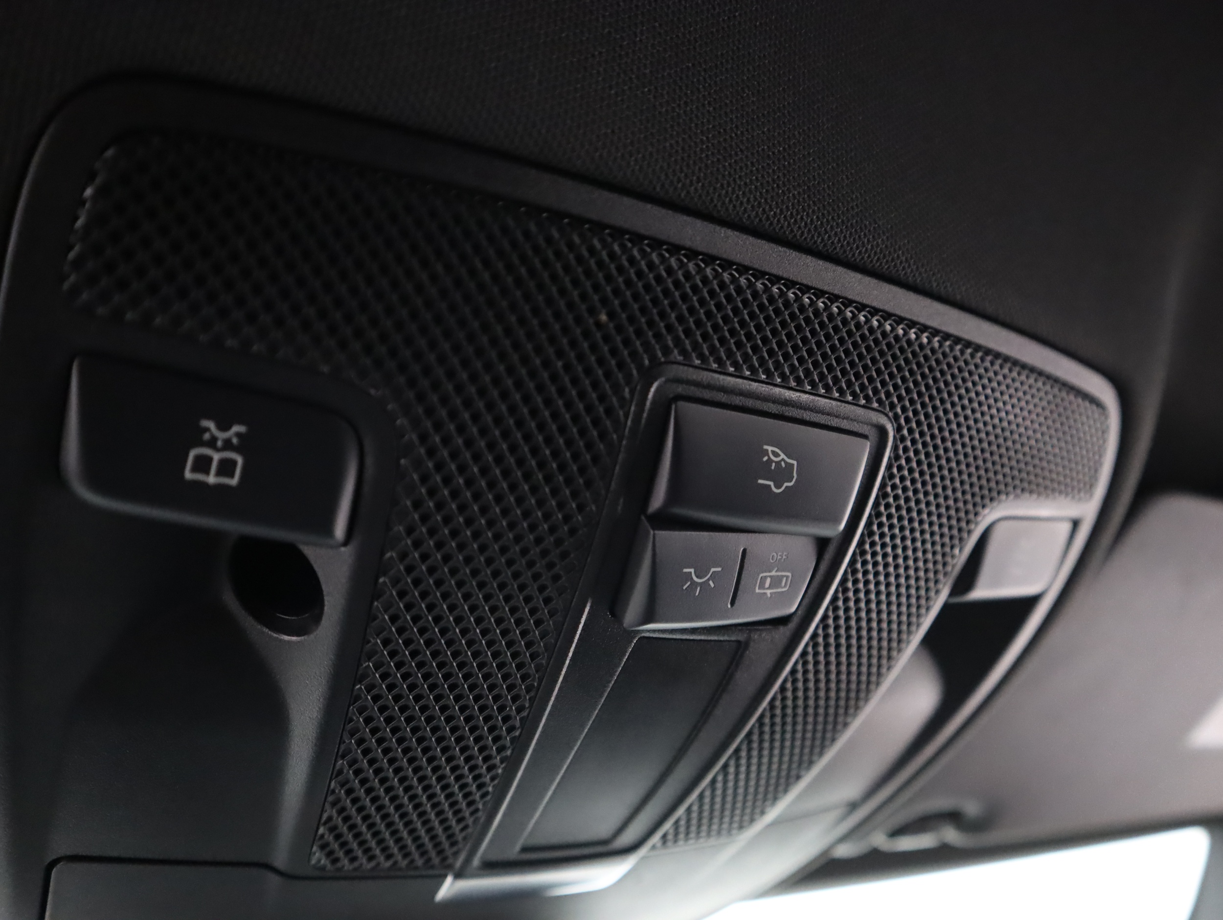 MERCEDES-BENZ A 2018