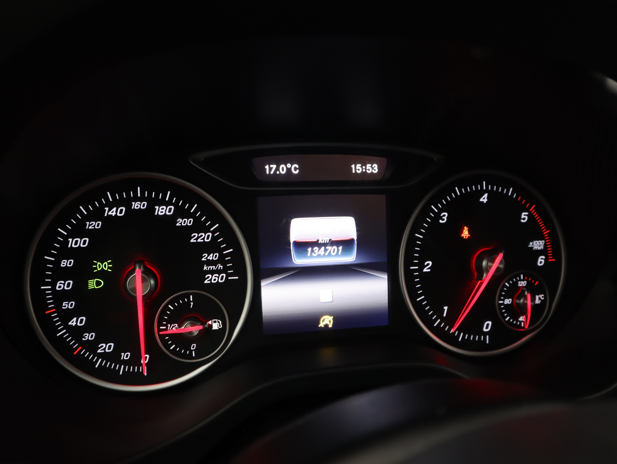 MERCEDES-BENZ A 2018