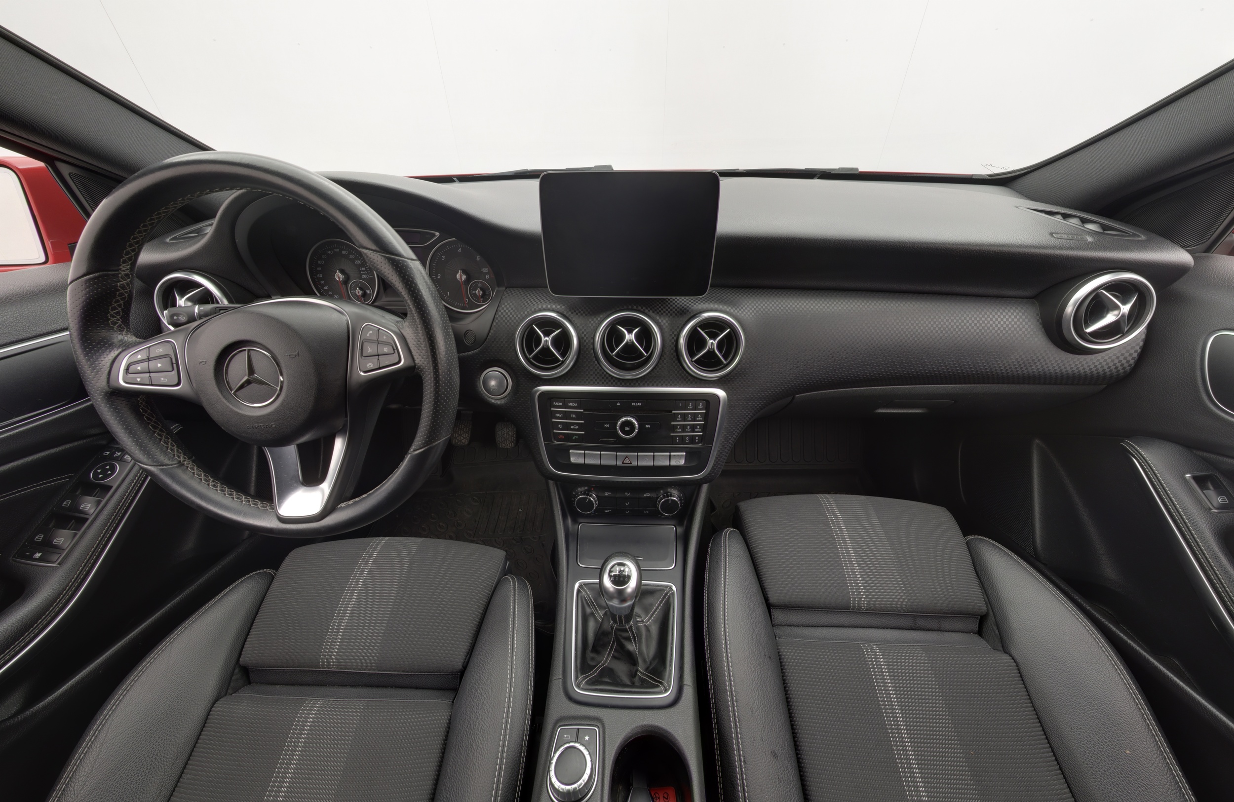 MERCEDES-BENZ A 2018