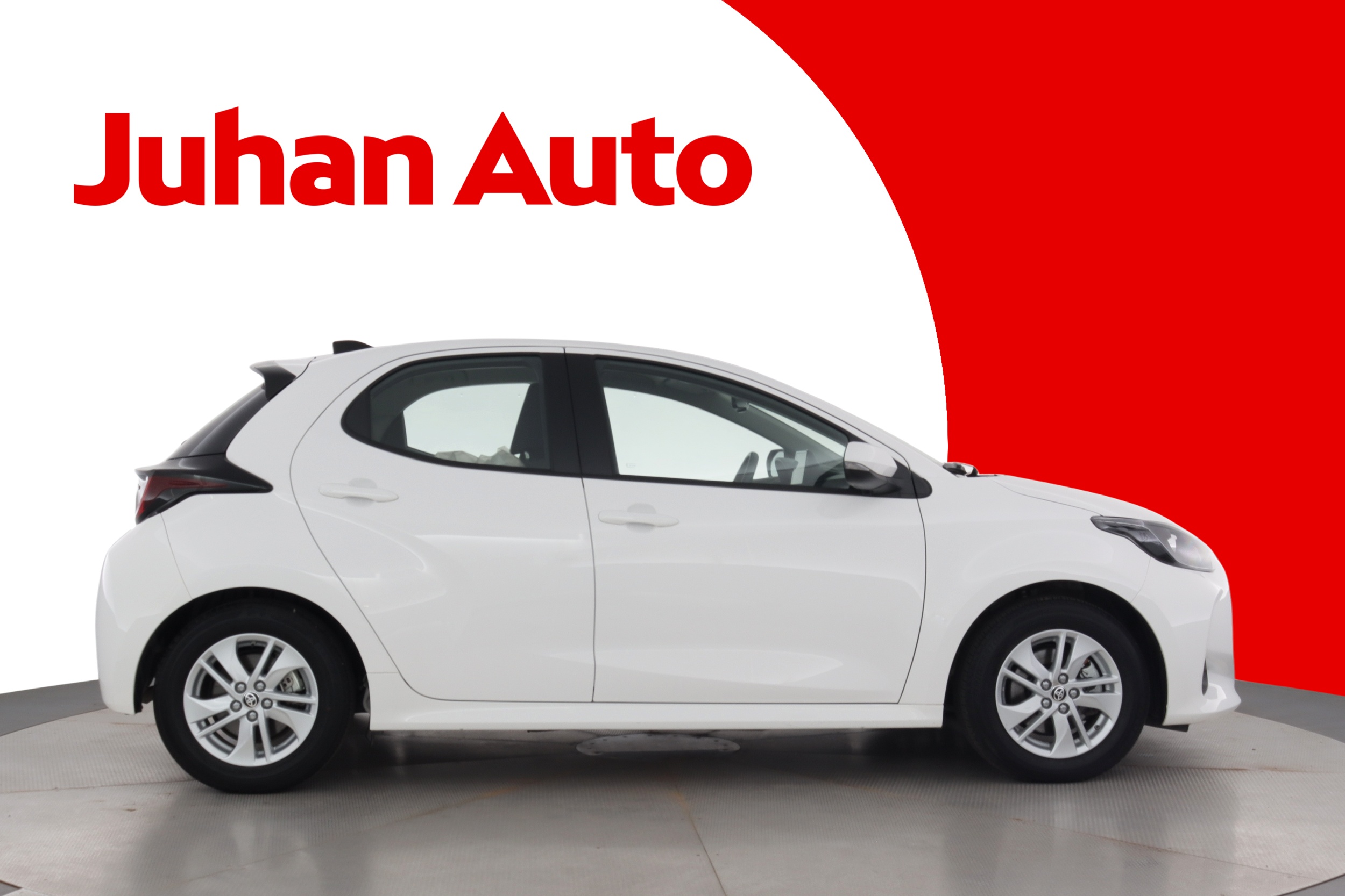 TOYOTA Yaris 2025