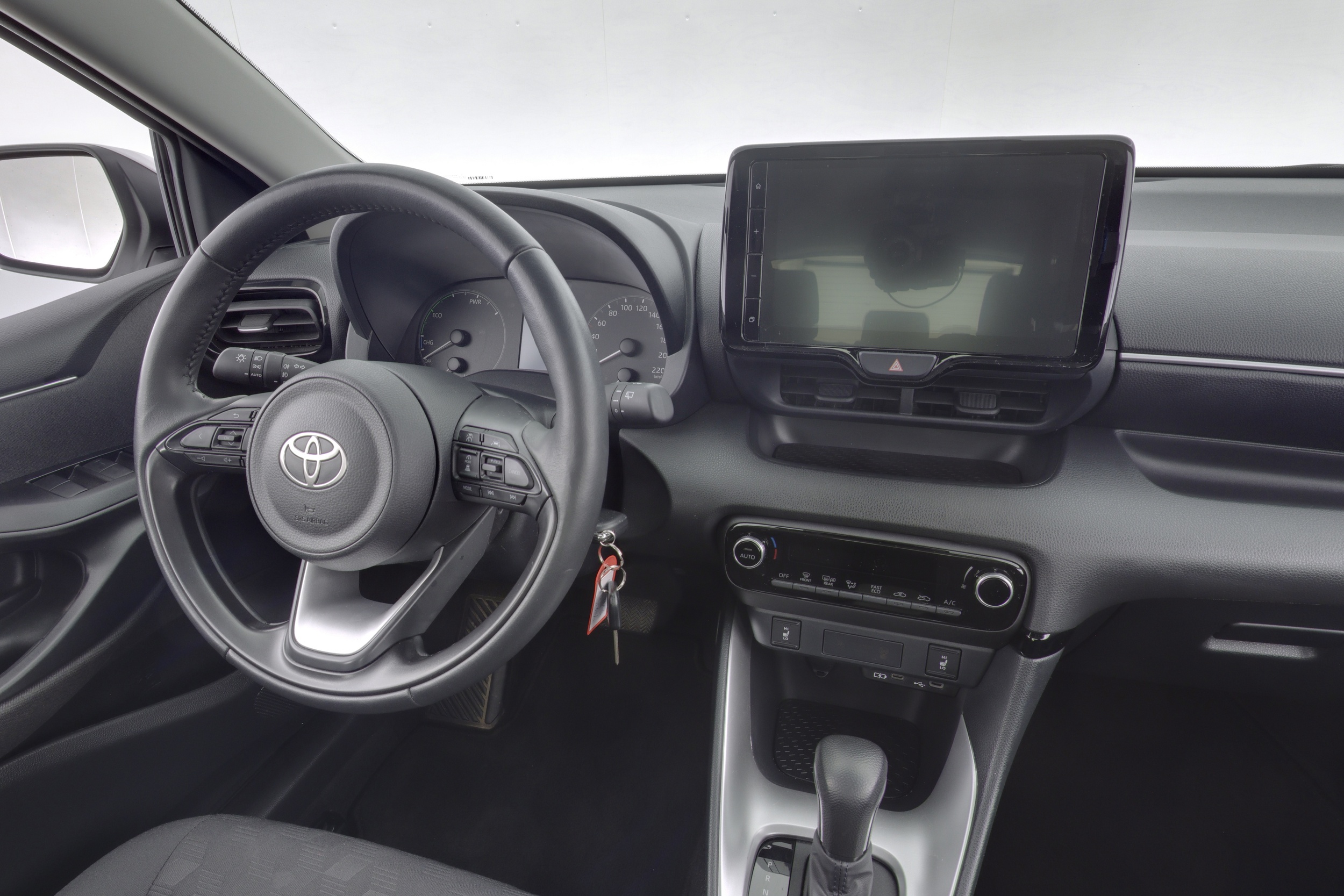 TOYOTA Yaris 2025