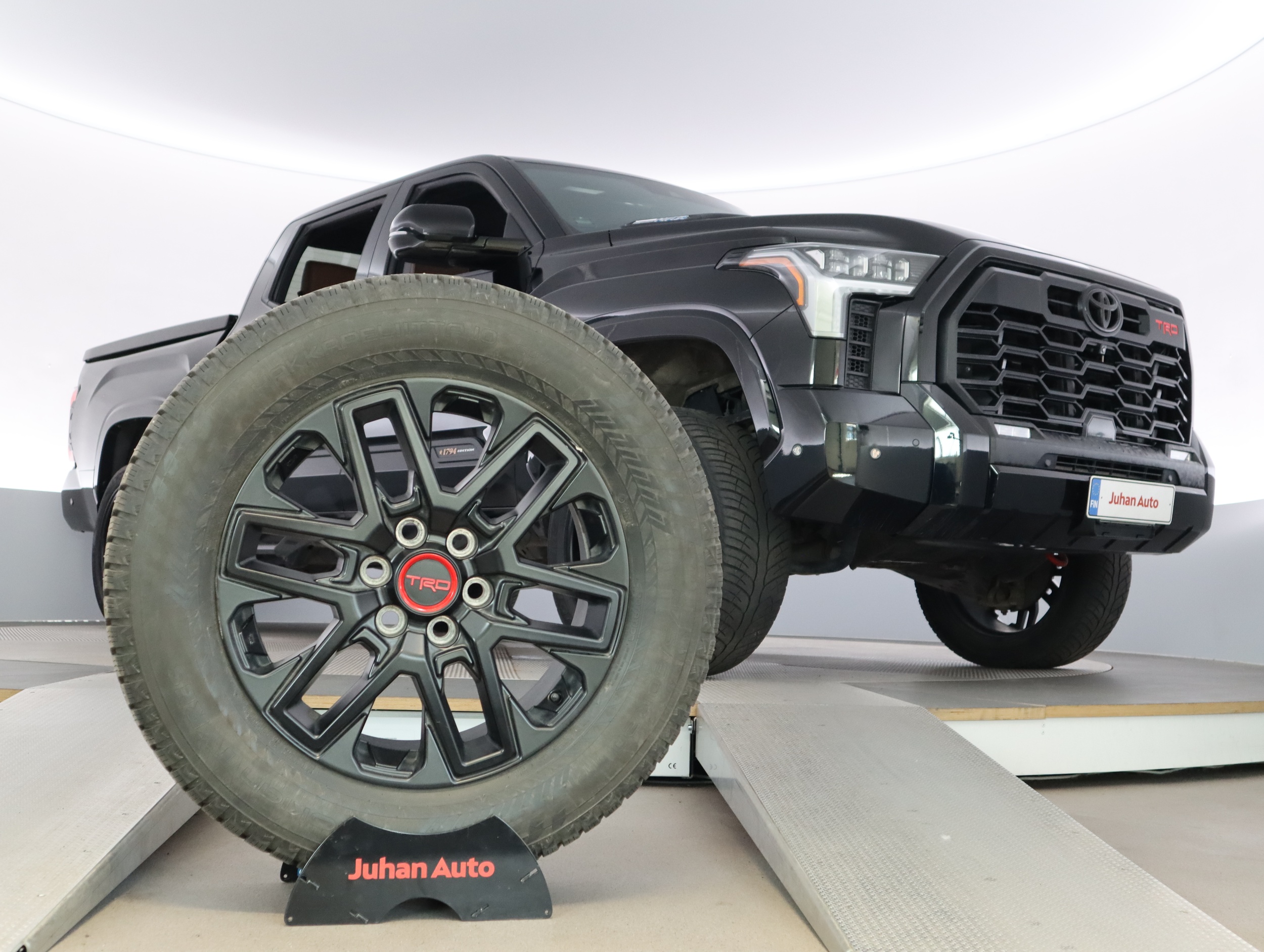 TOYOTA Tundra 2022
