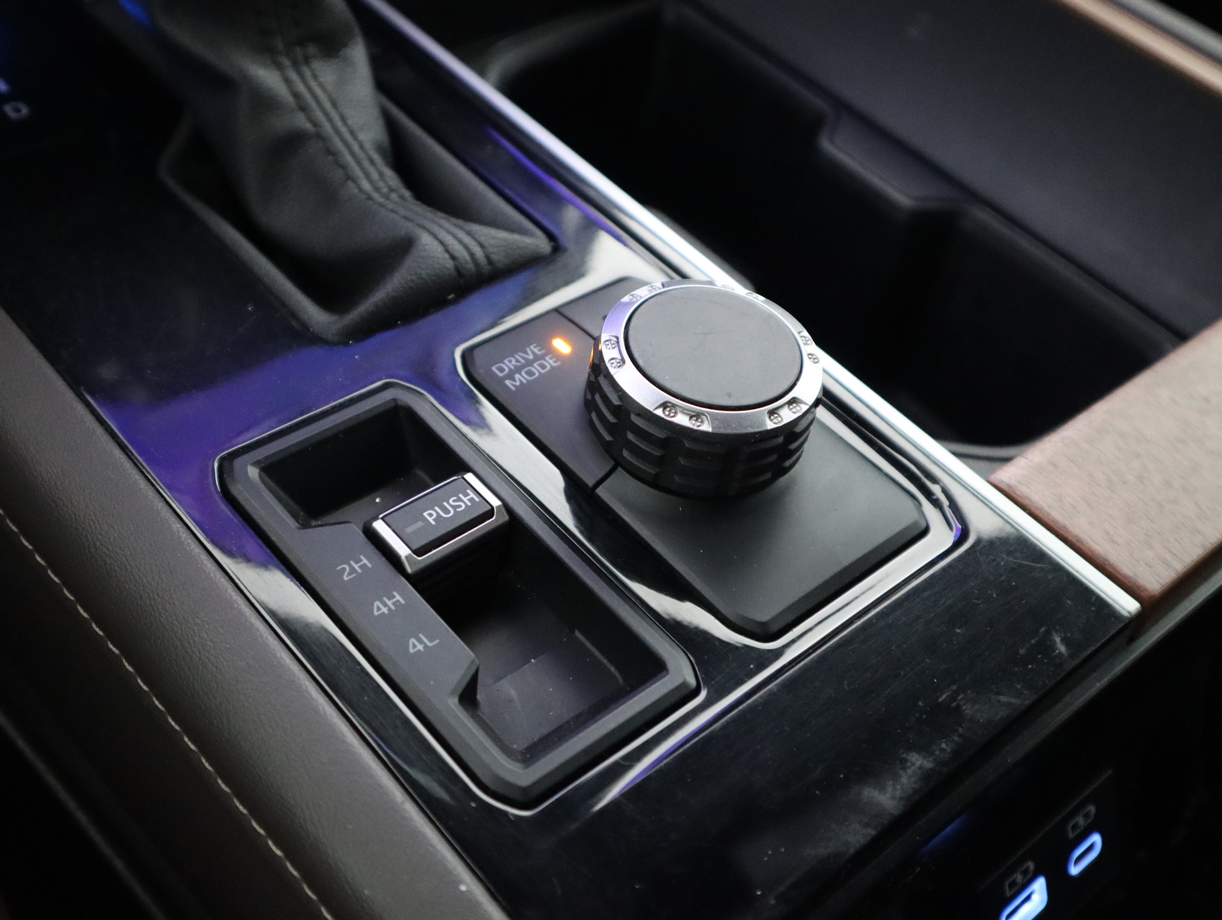 TOYOTA Tundra 2022