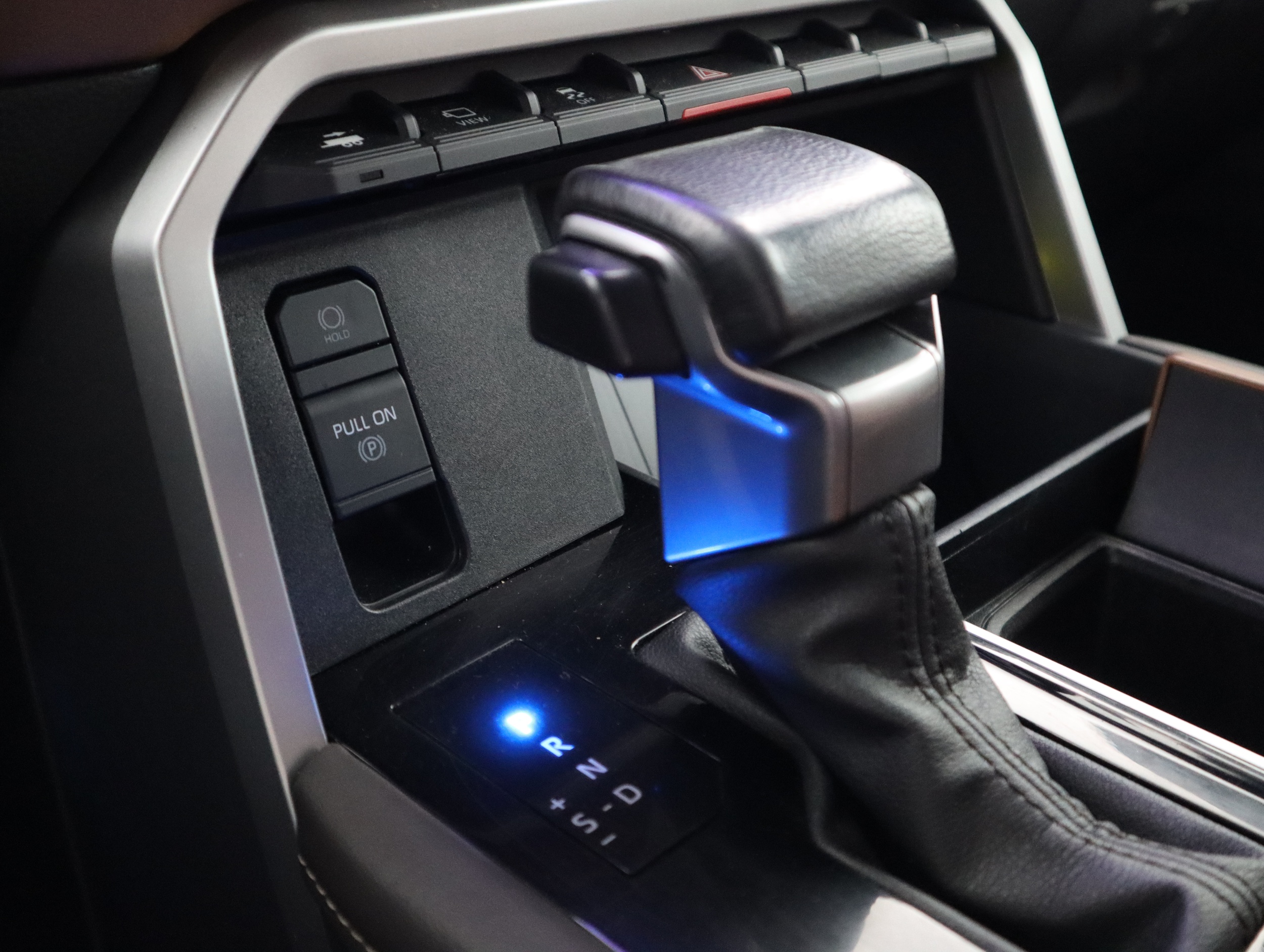 TOYOTA Tundra 2022