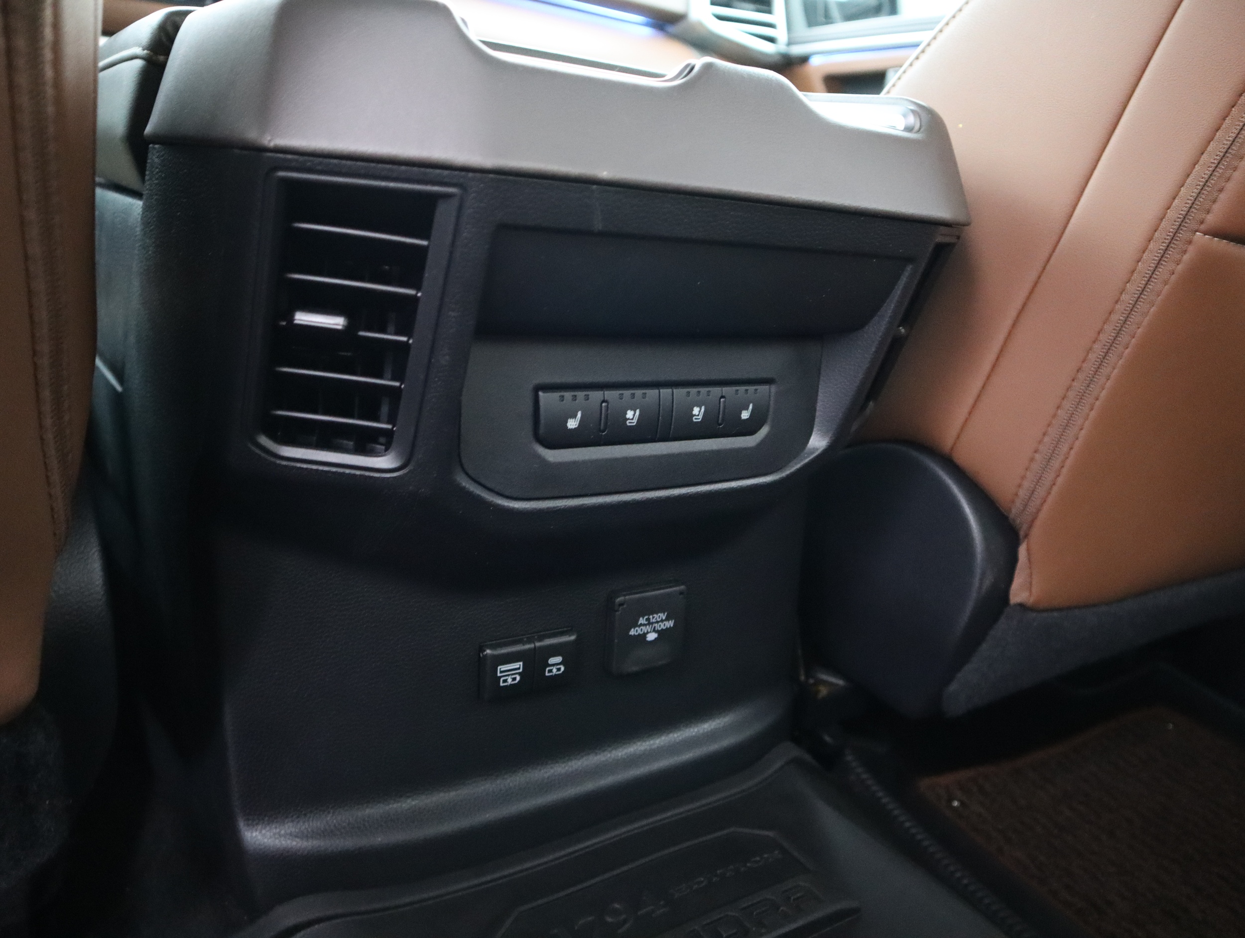 TOYOTA Tundra 2022