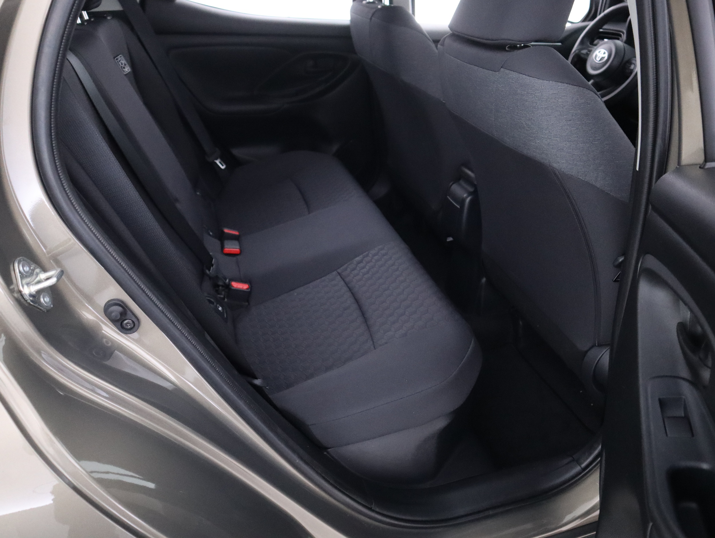 TOYOTA Yaris 11