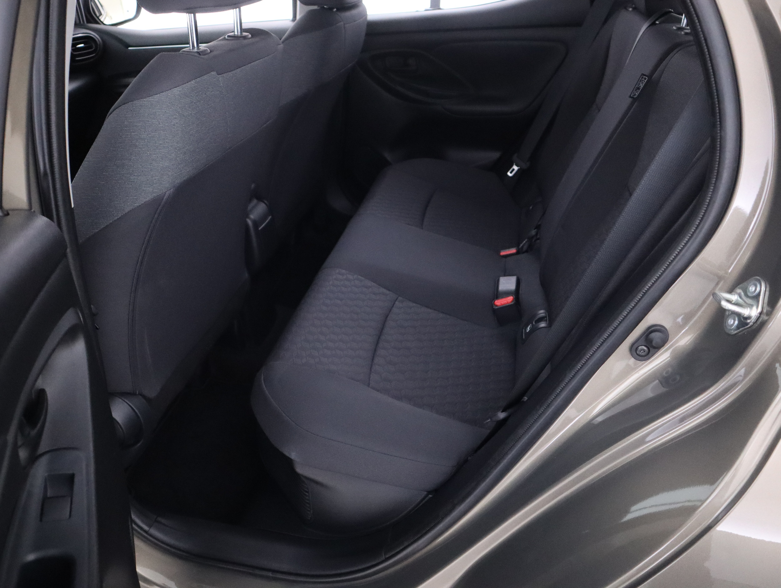 TOYOTA Yaris 15