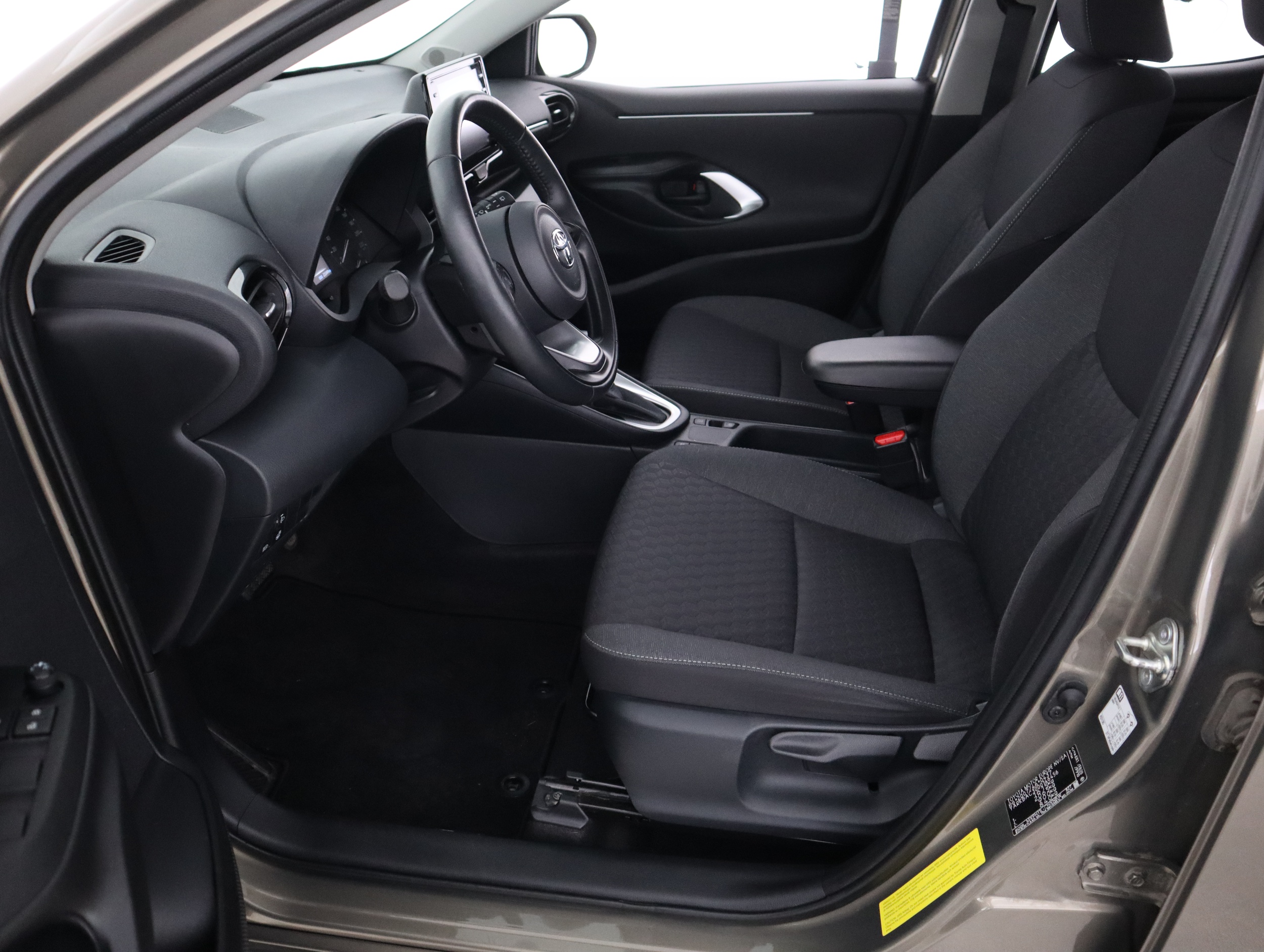 TOYOTA Yaris 16