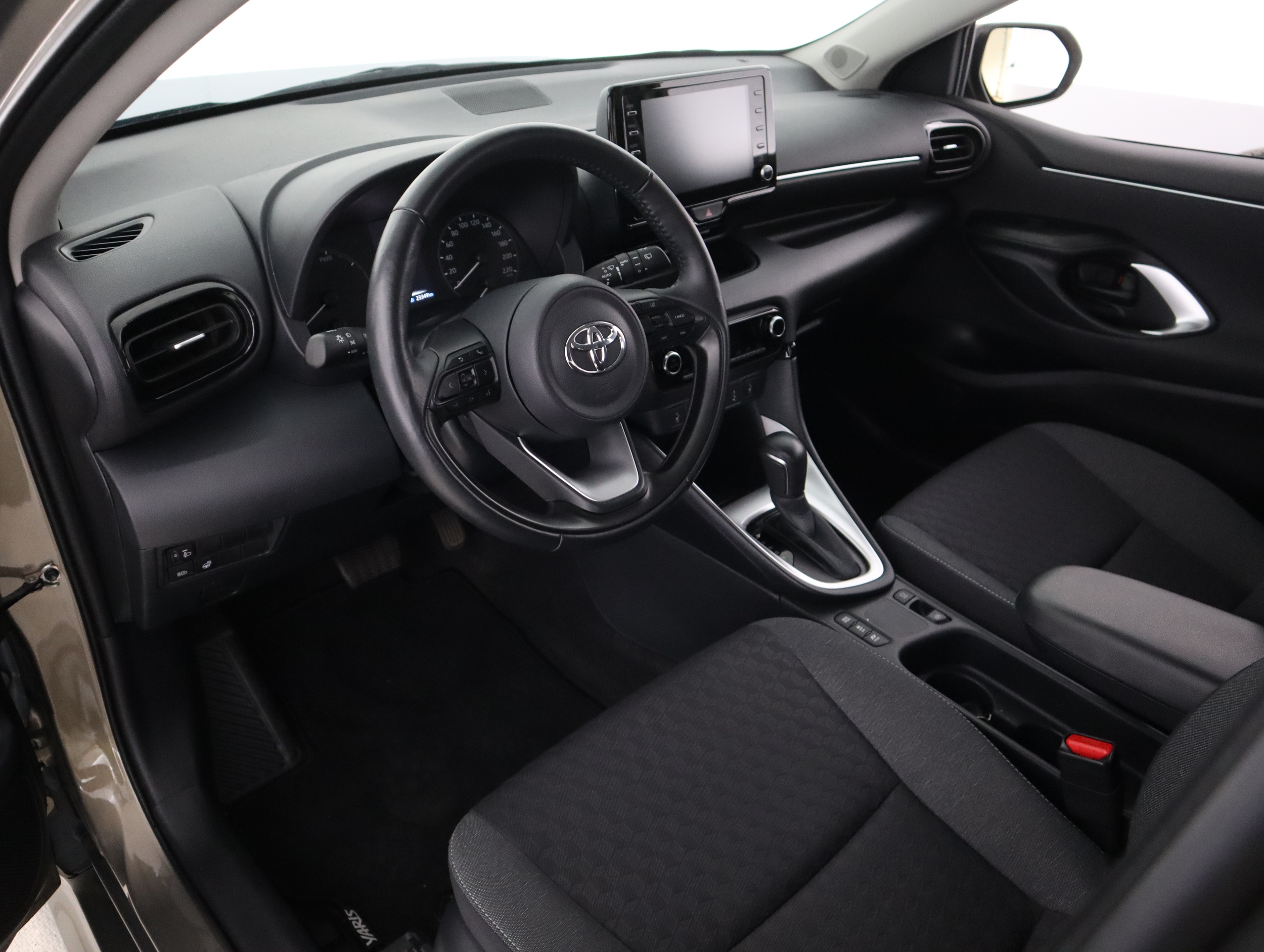 TOYOTA Yaris 17