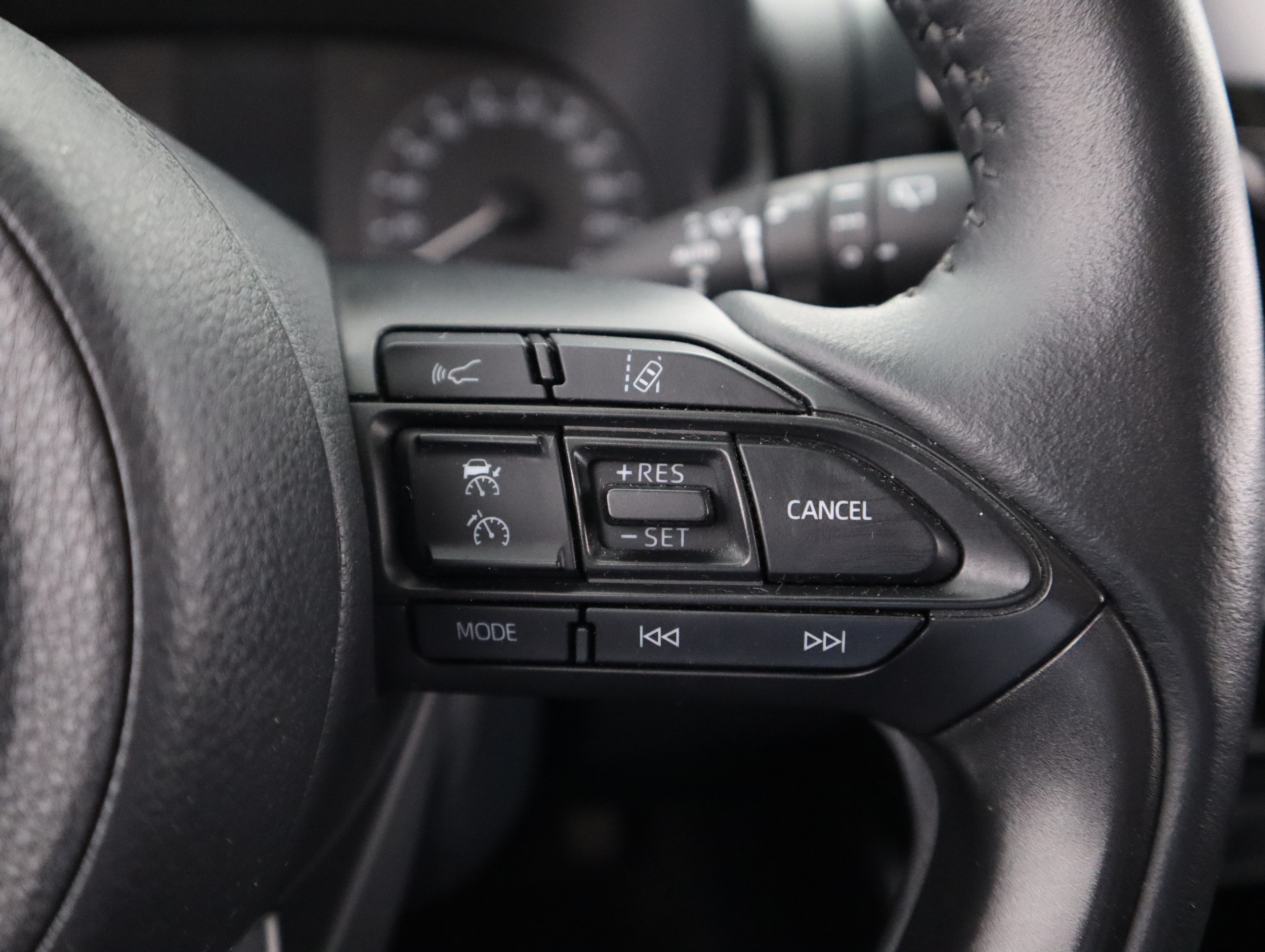 TOYOTA Yaris 21