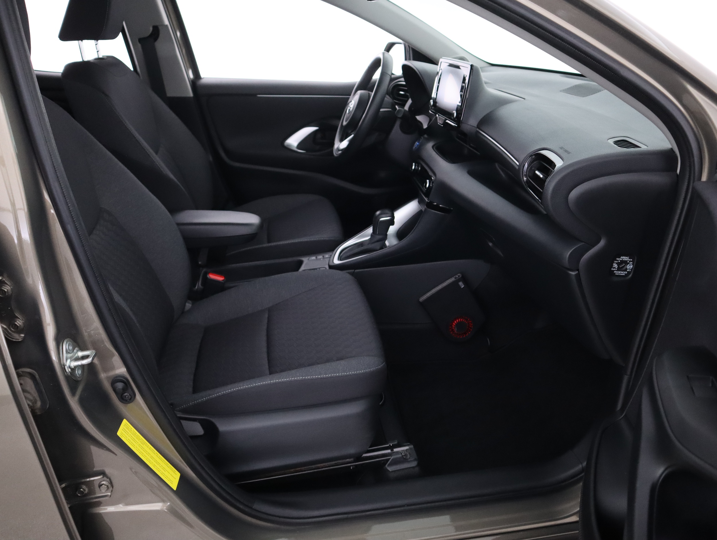 TOYOTA Yaris 9