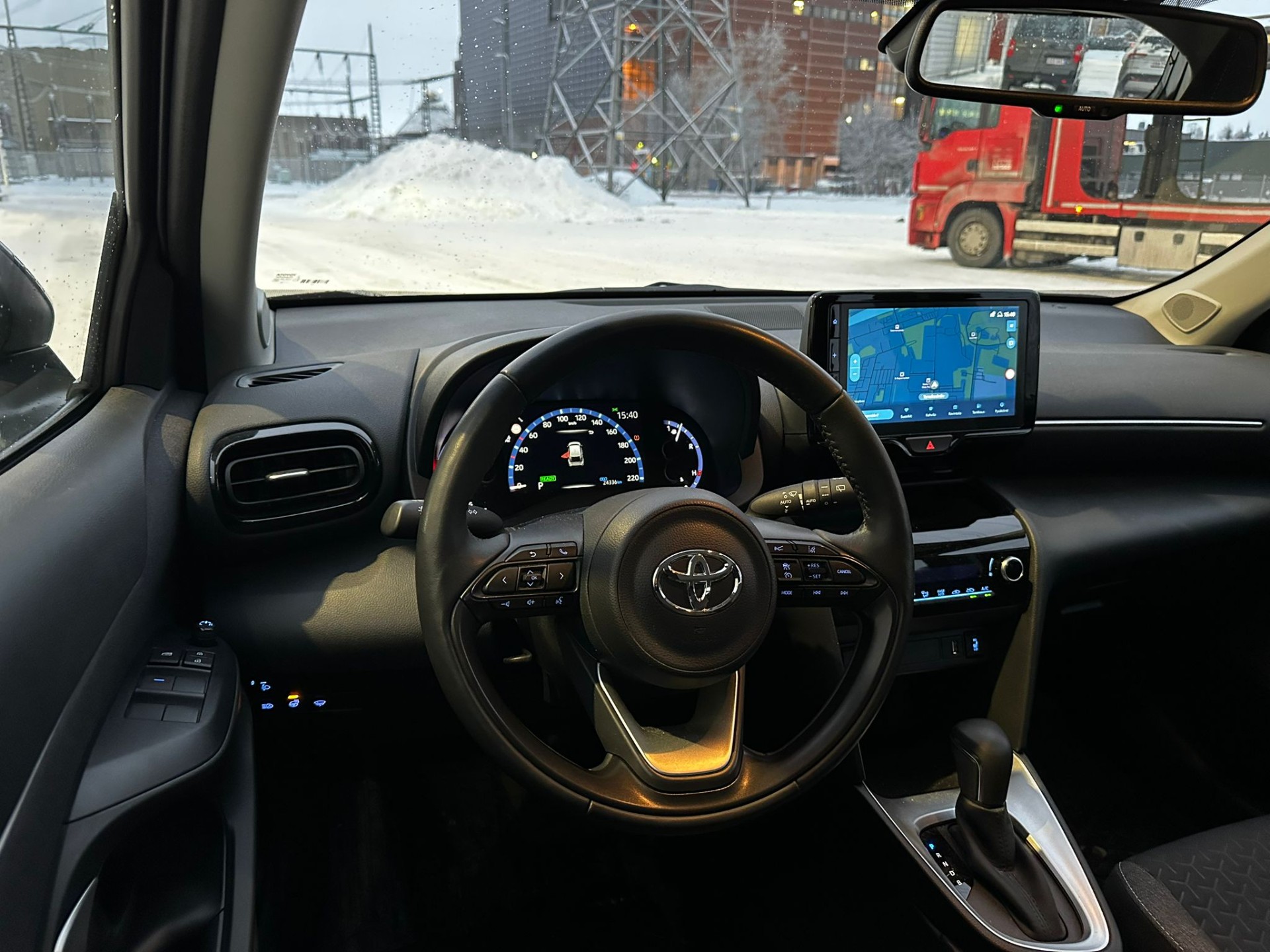 TOYOTA Yaris Cross 2023