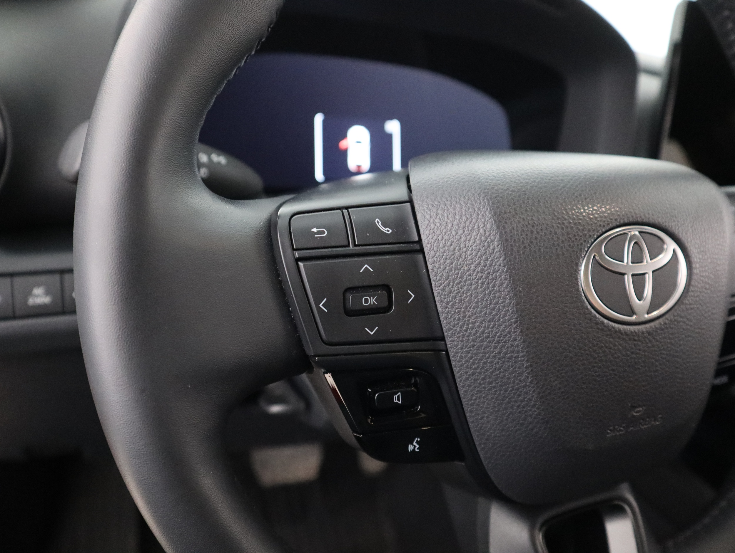 TOYOTA C-HR 2024
