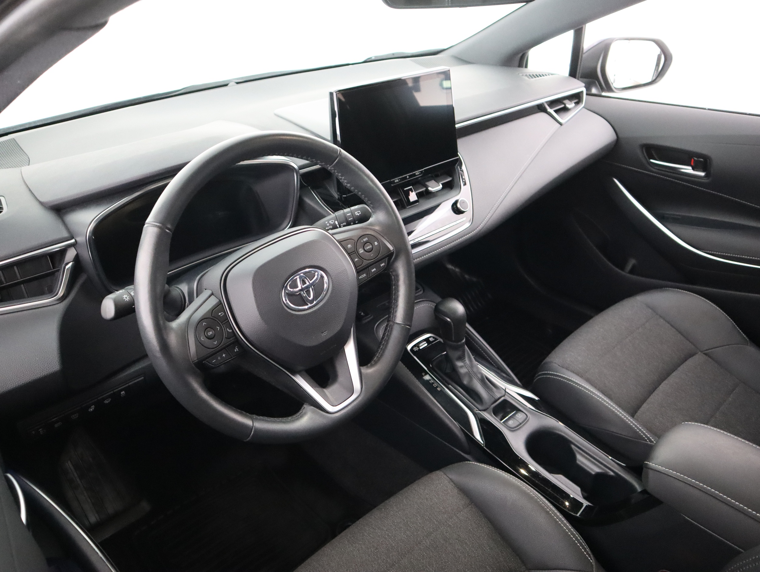 TOYOTA Corolla 2024
