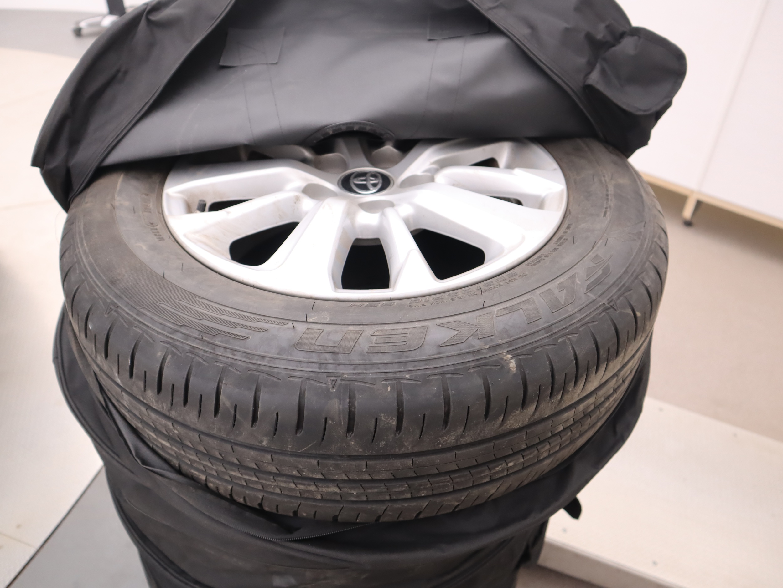 TOYOTA Yaris Cross 2024