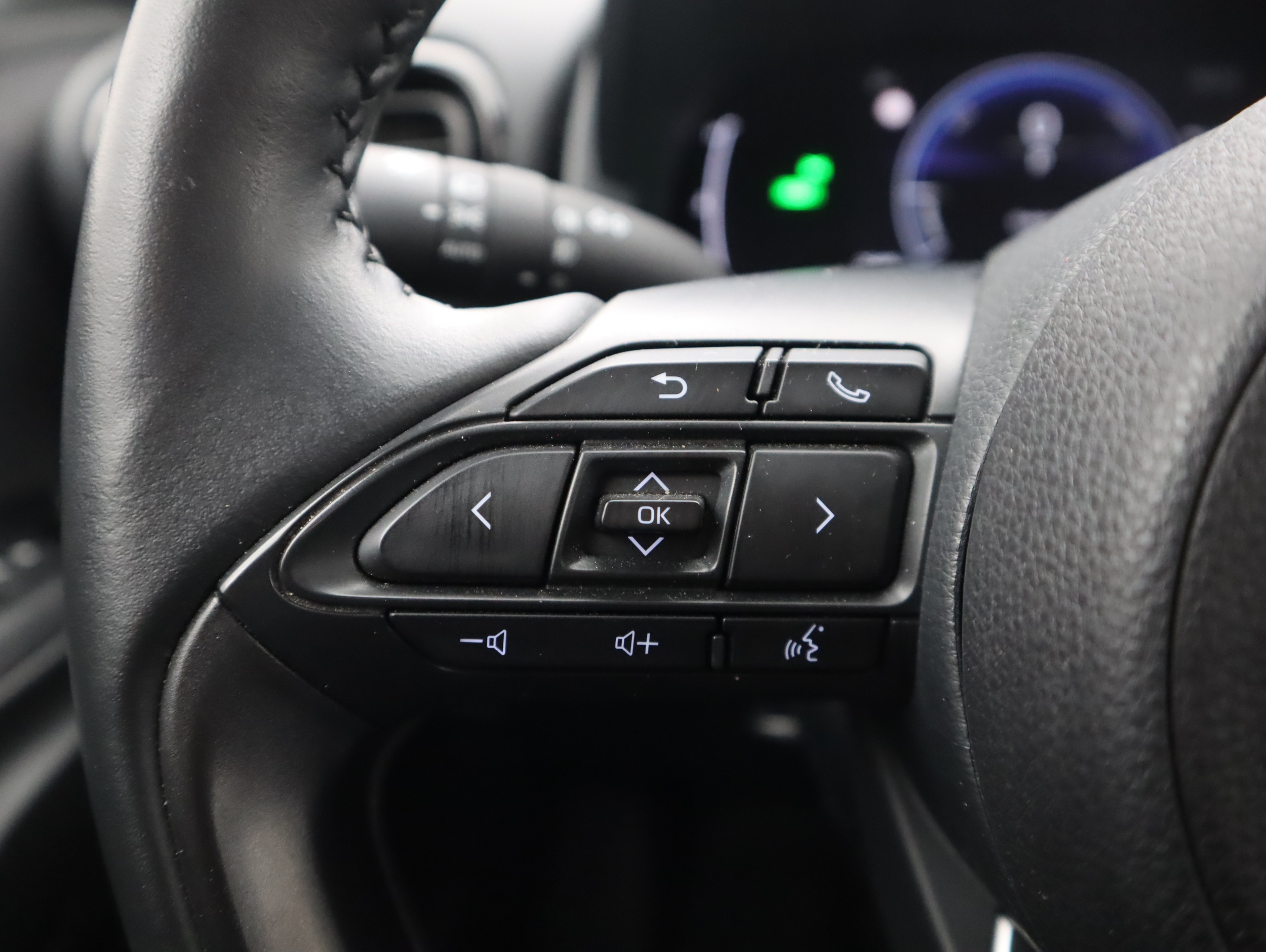 TOYOTA Yaris Cross 2024