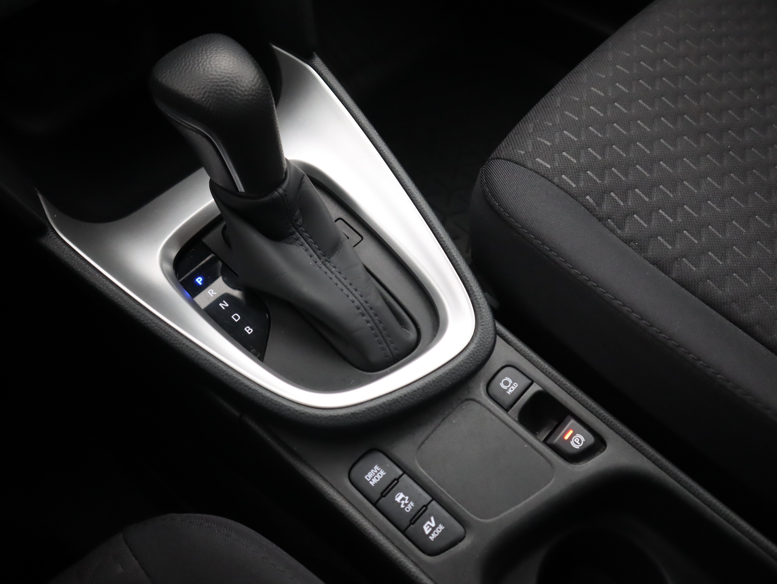 TOYOTA Yaris Cross 2024