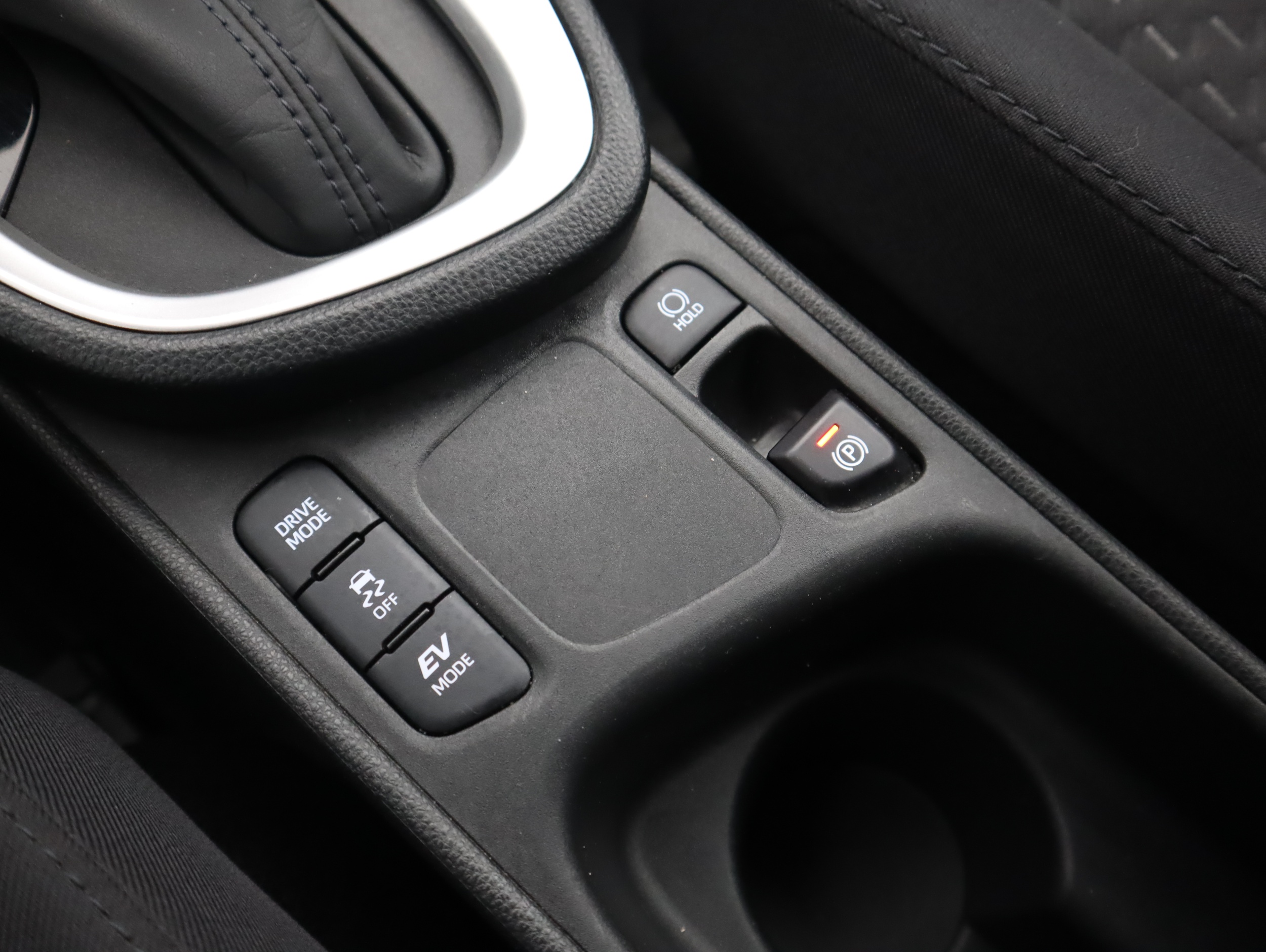 TOYOTA Yaris Cross 2024