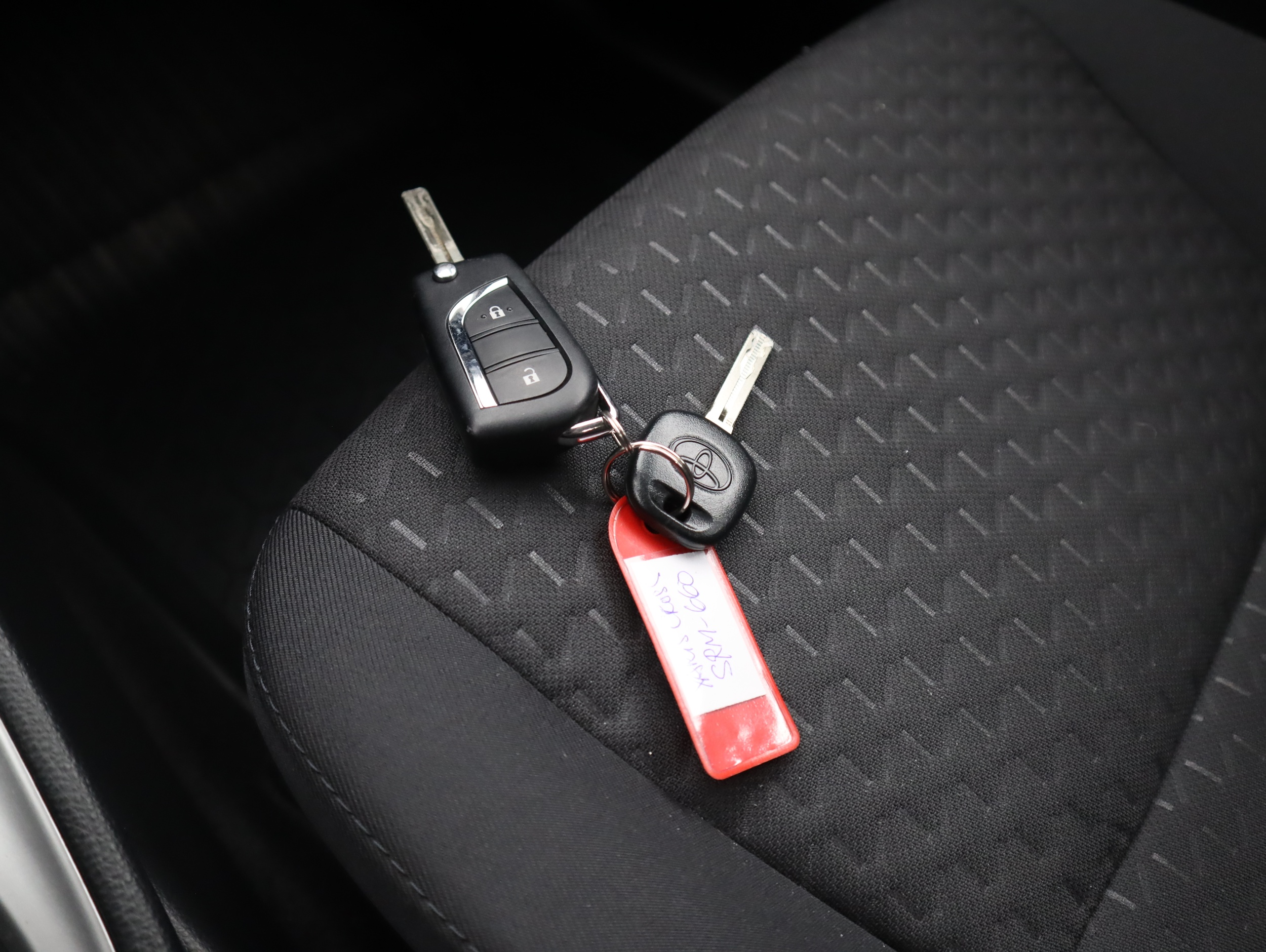 TOYOTA Yaris Cross 2024