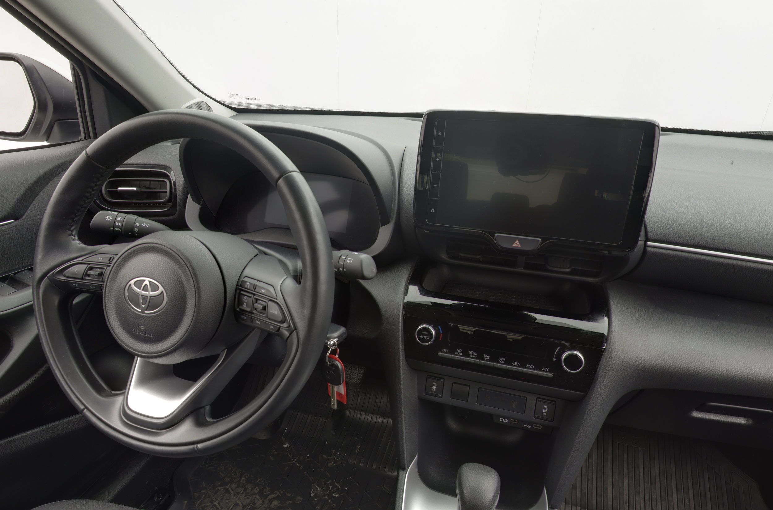 TOYOTA Yaris Cross 2024