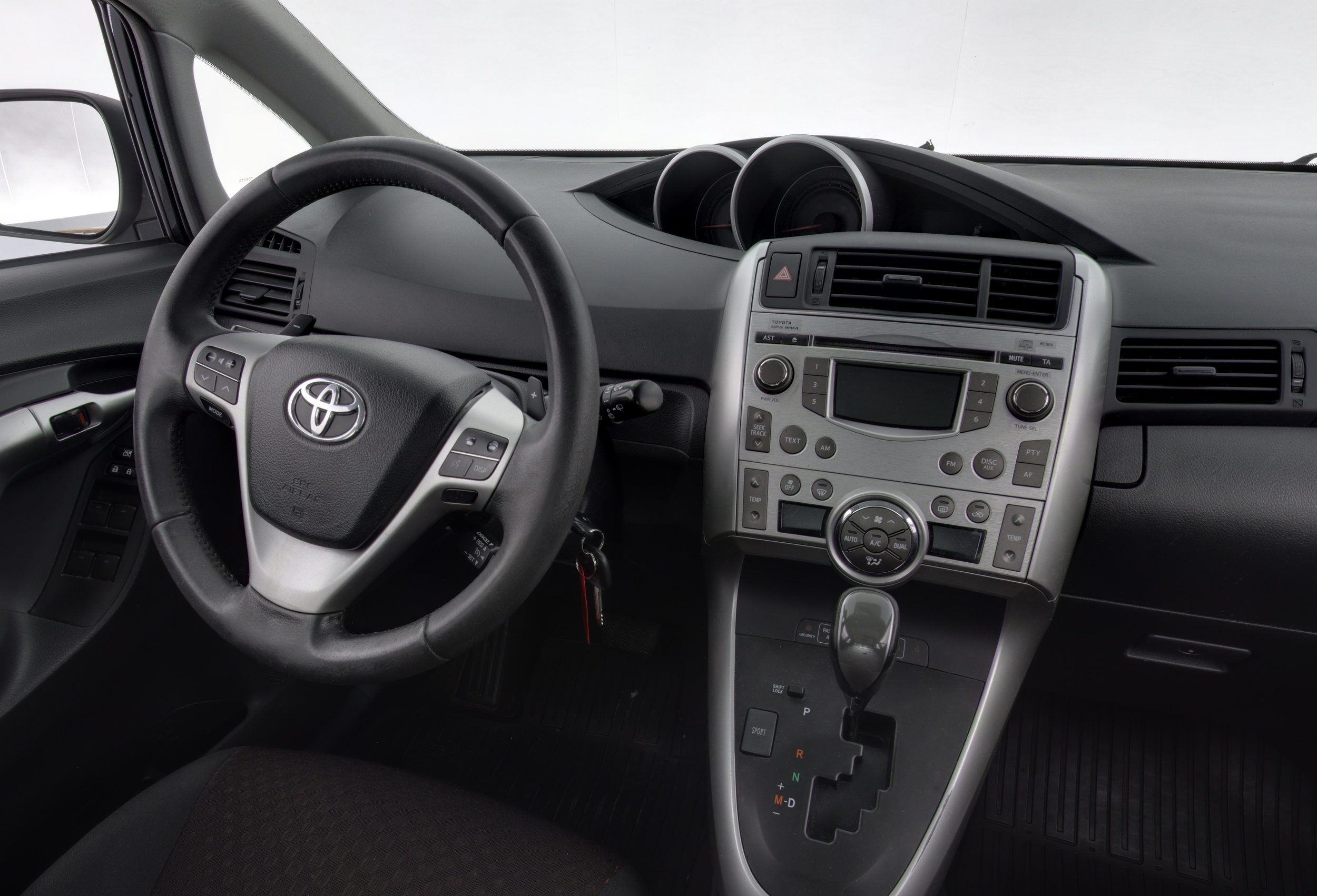 TOYOTA VERSO 2012