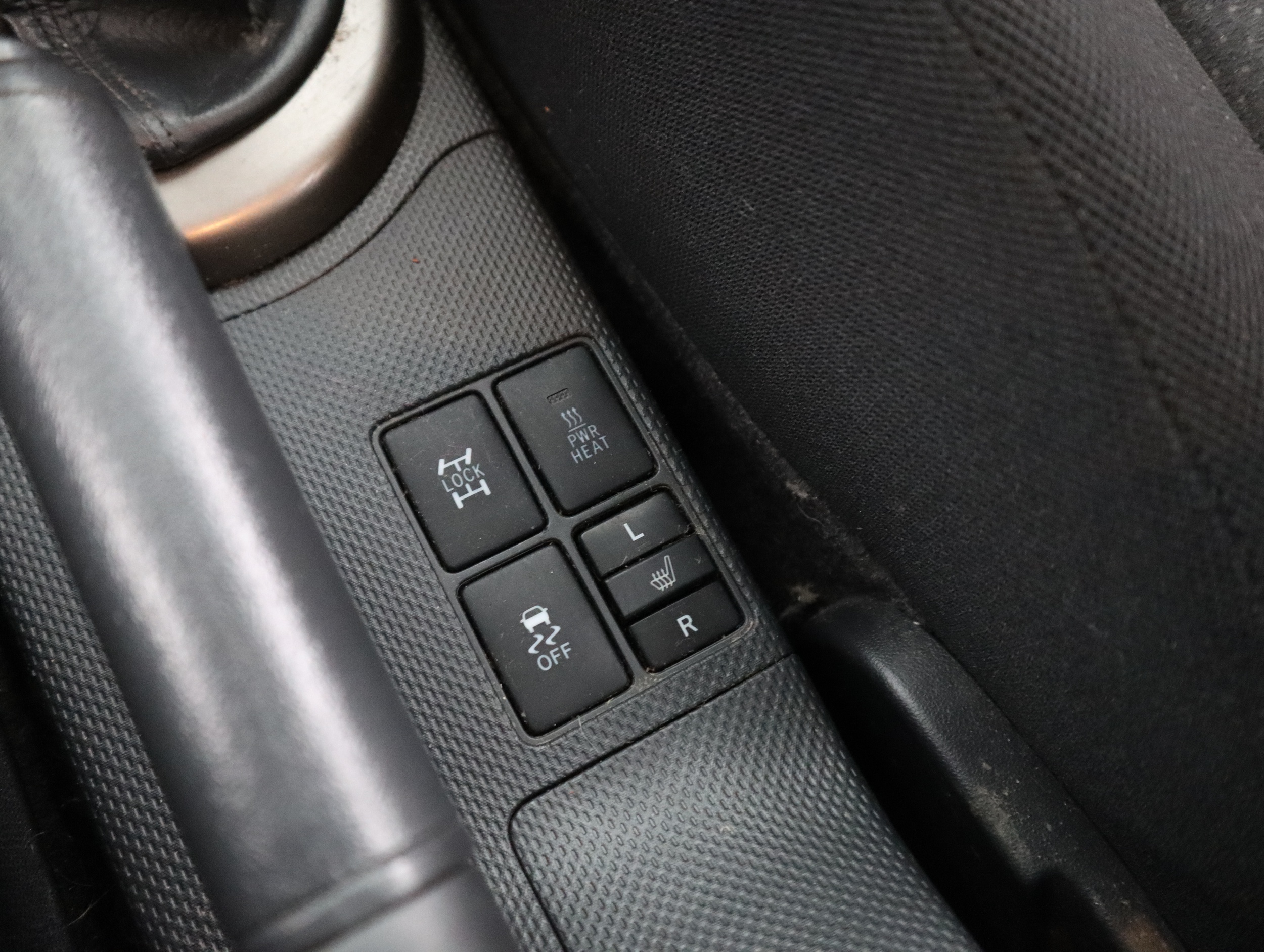 TOYOTA URBAN CRUISER 2012