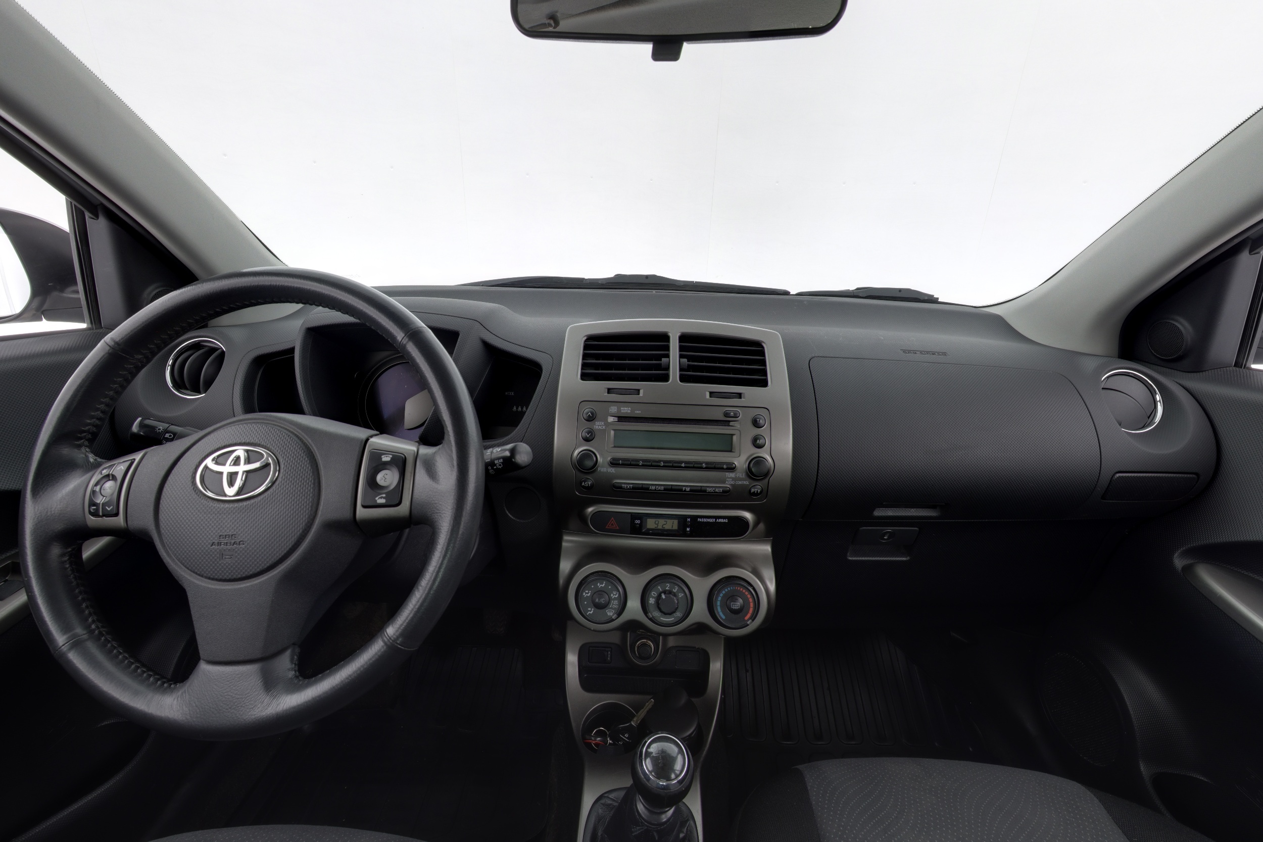 TOYOTA URBAN CRUISER 2012