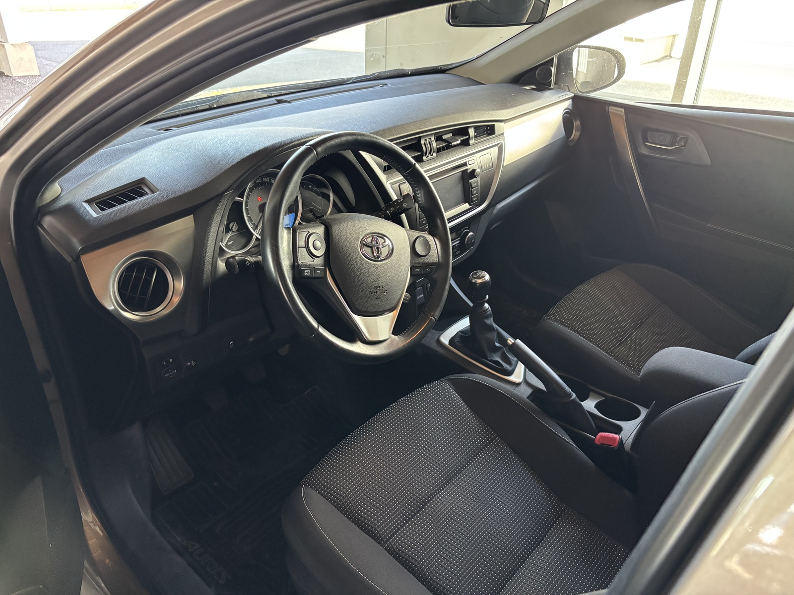 TOYOTA Auris 2014