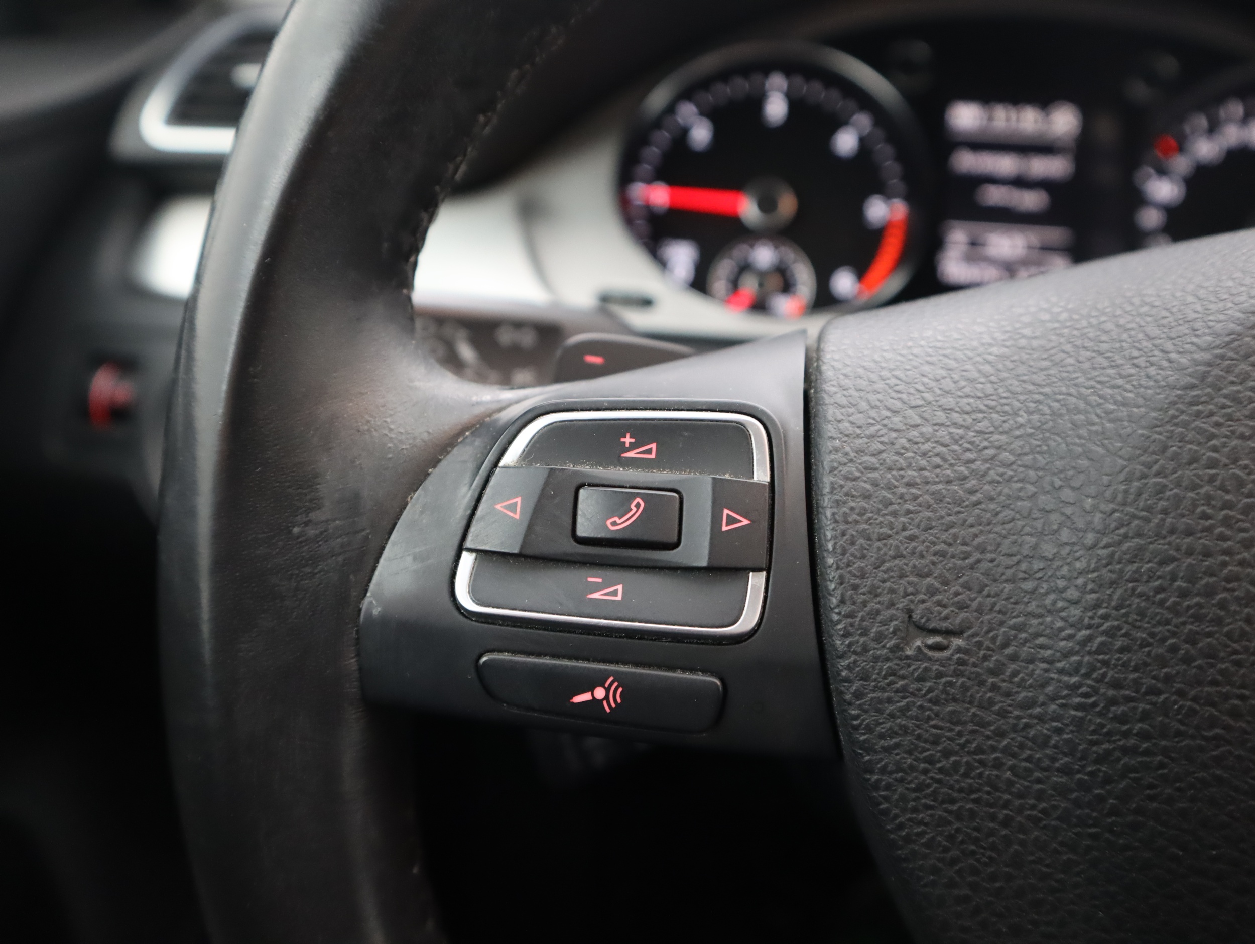 VOLKSWAGEN Passat 2013