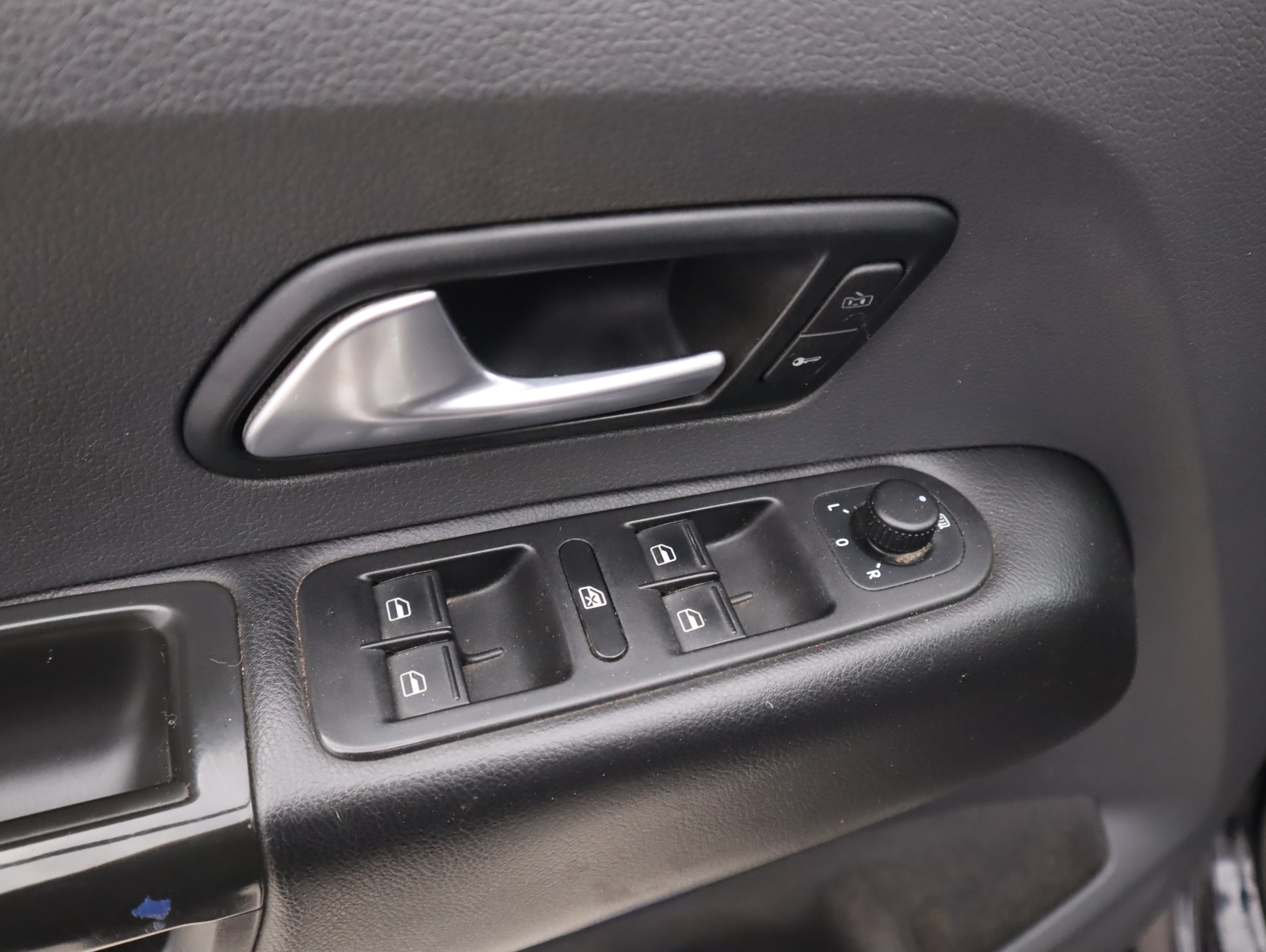 VOLKSWAGEN AMAROK 2015