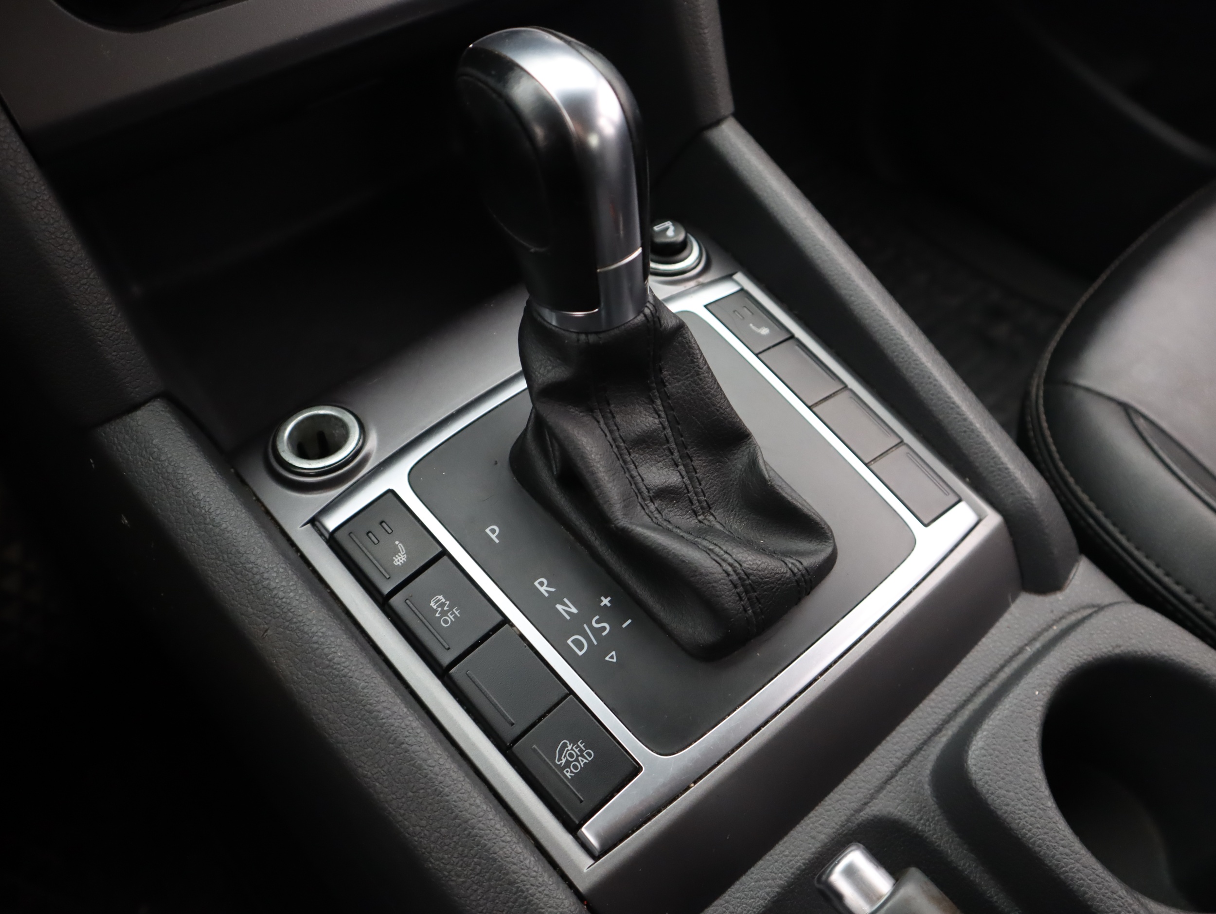 VOLKSWAGEN AMAROK 2015