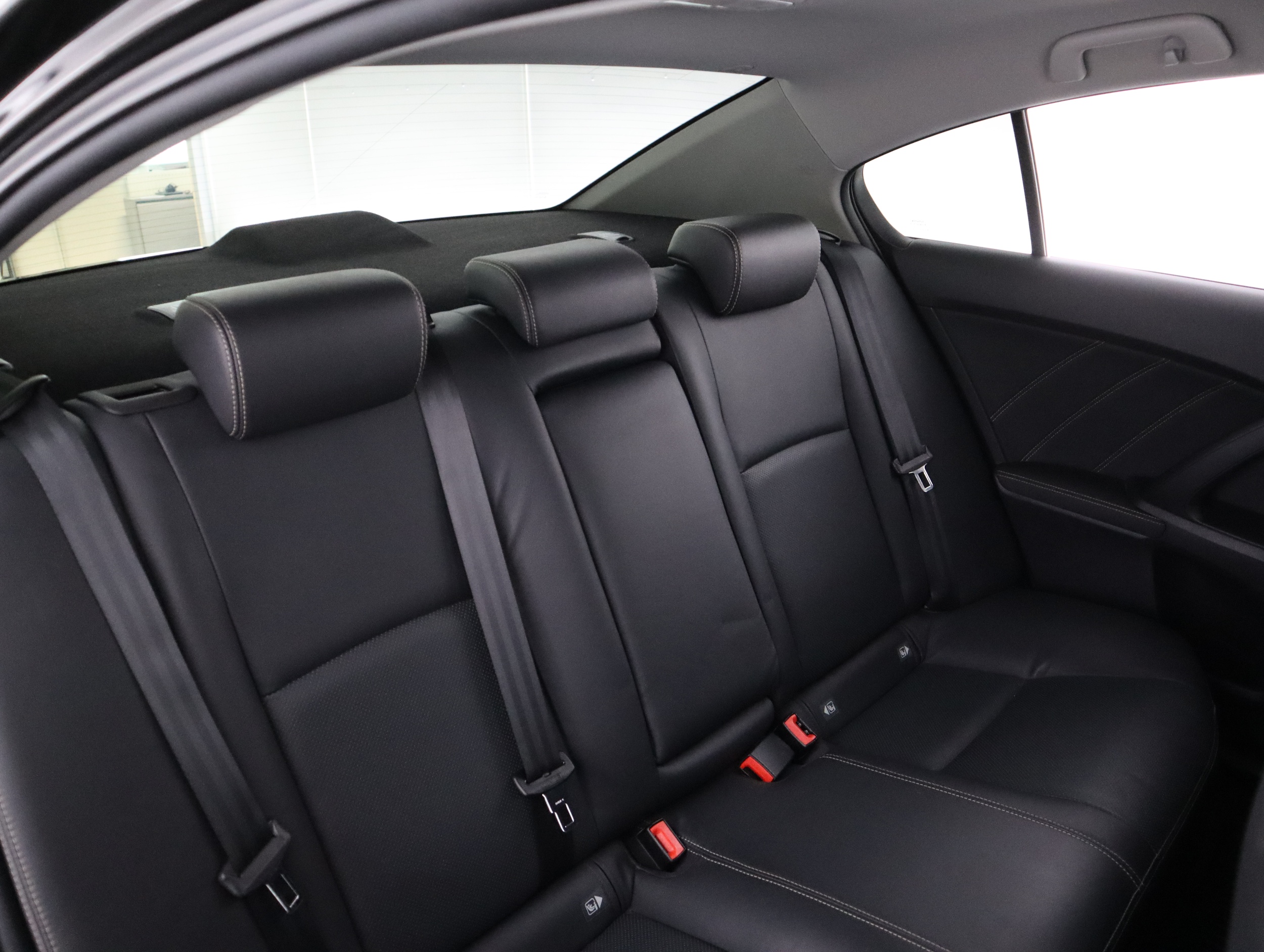 TOYOTA Avensis 2015