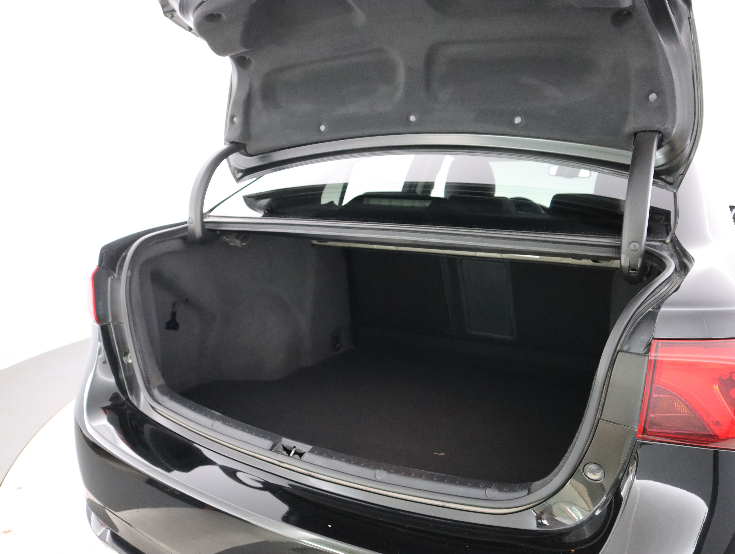 TOYOTA Avensis 2015