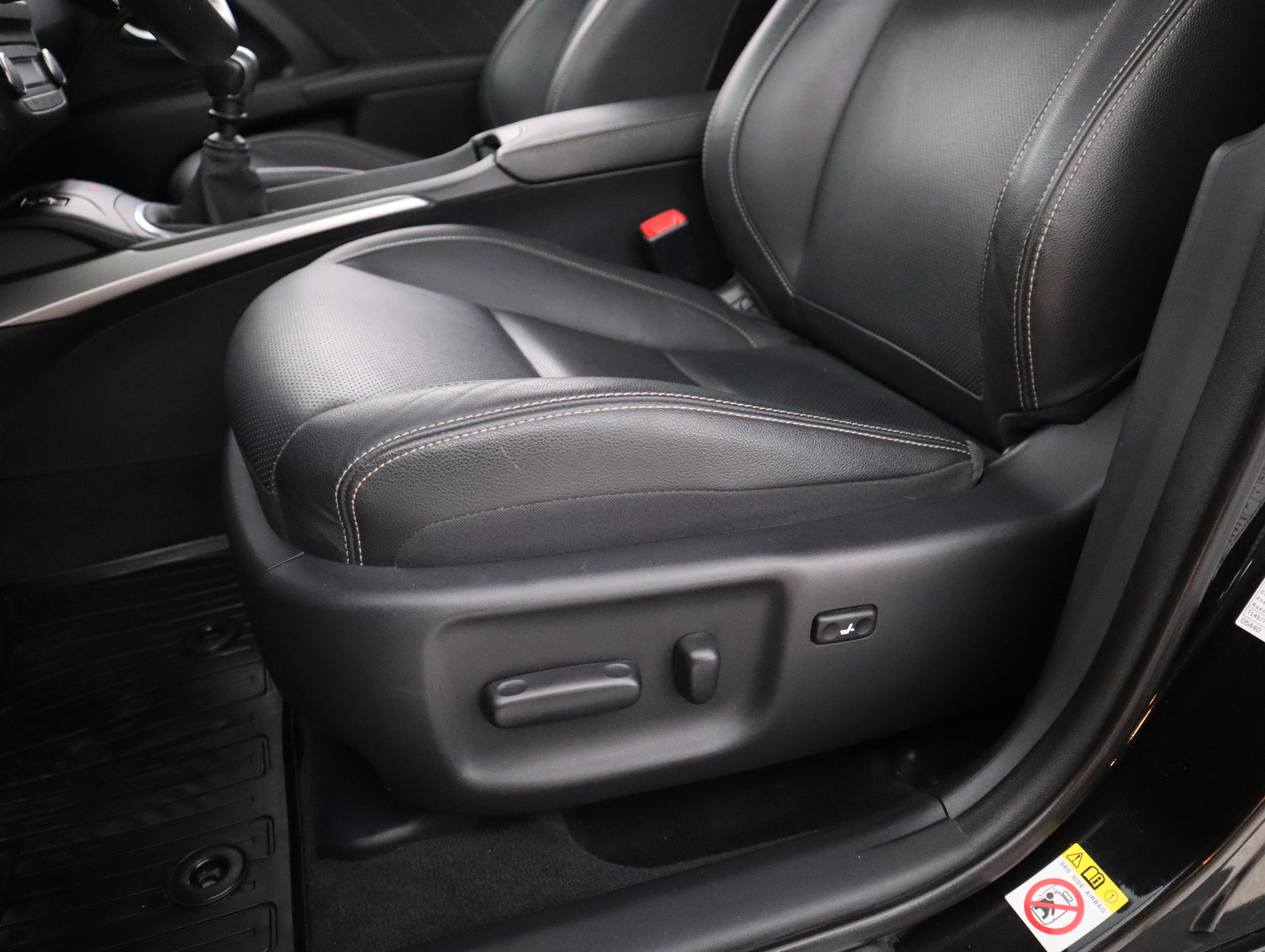 TOYOTA Avensis 2015