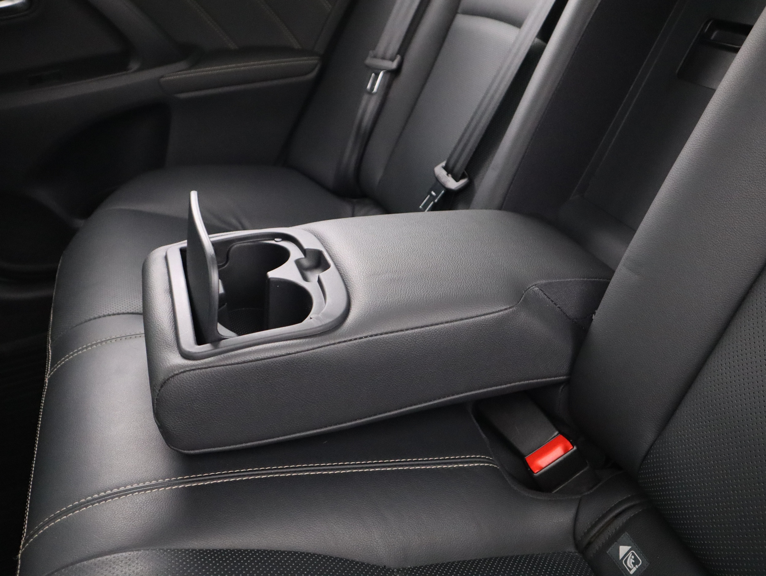 TOYOTA Avensis 2015