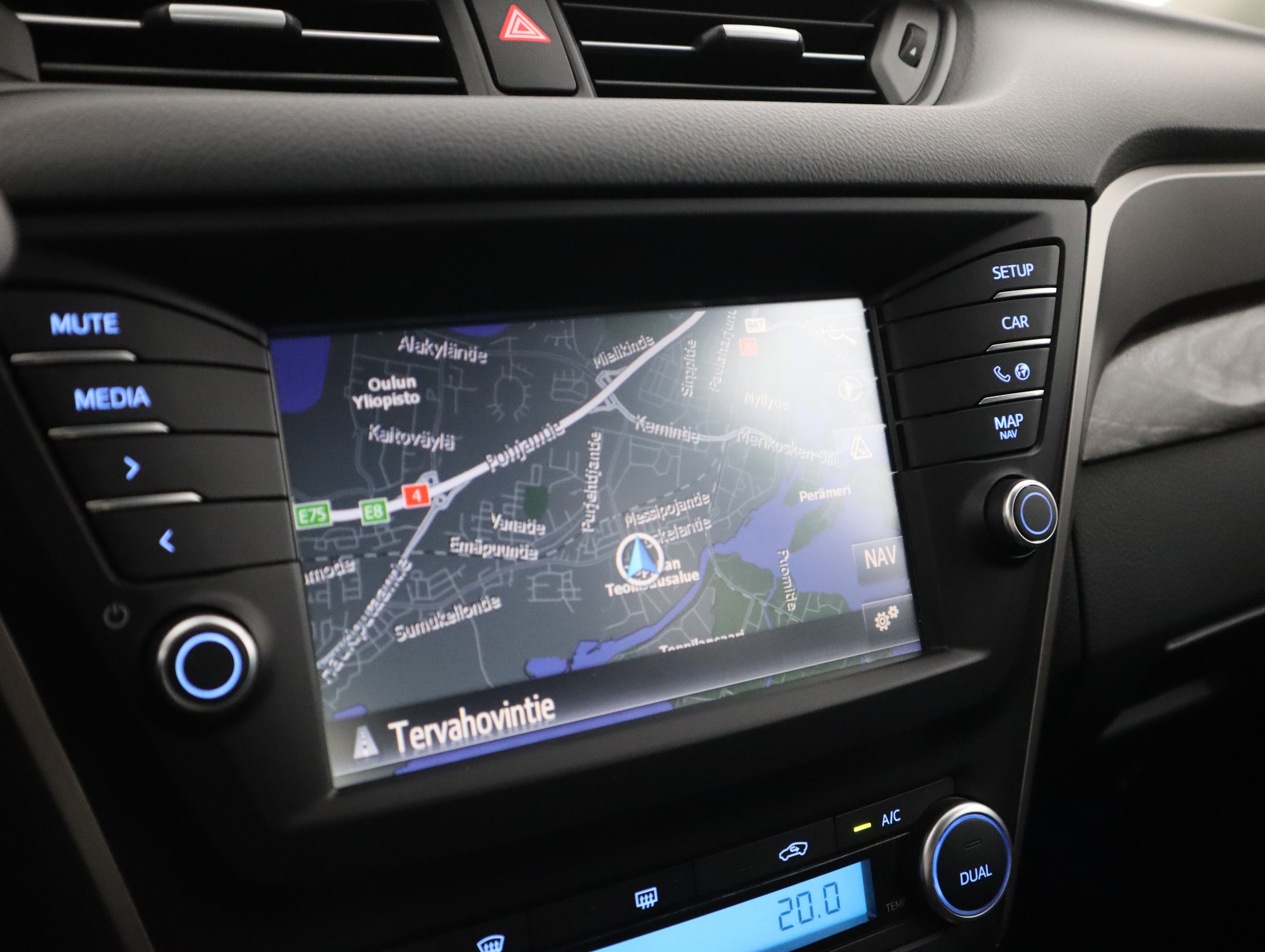 TOYOTA Avensis 2015
