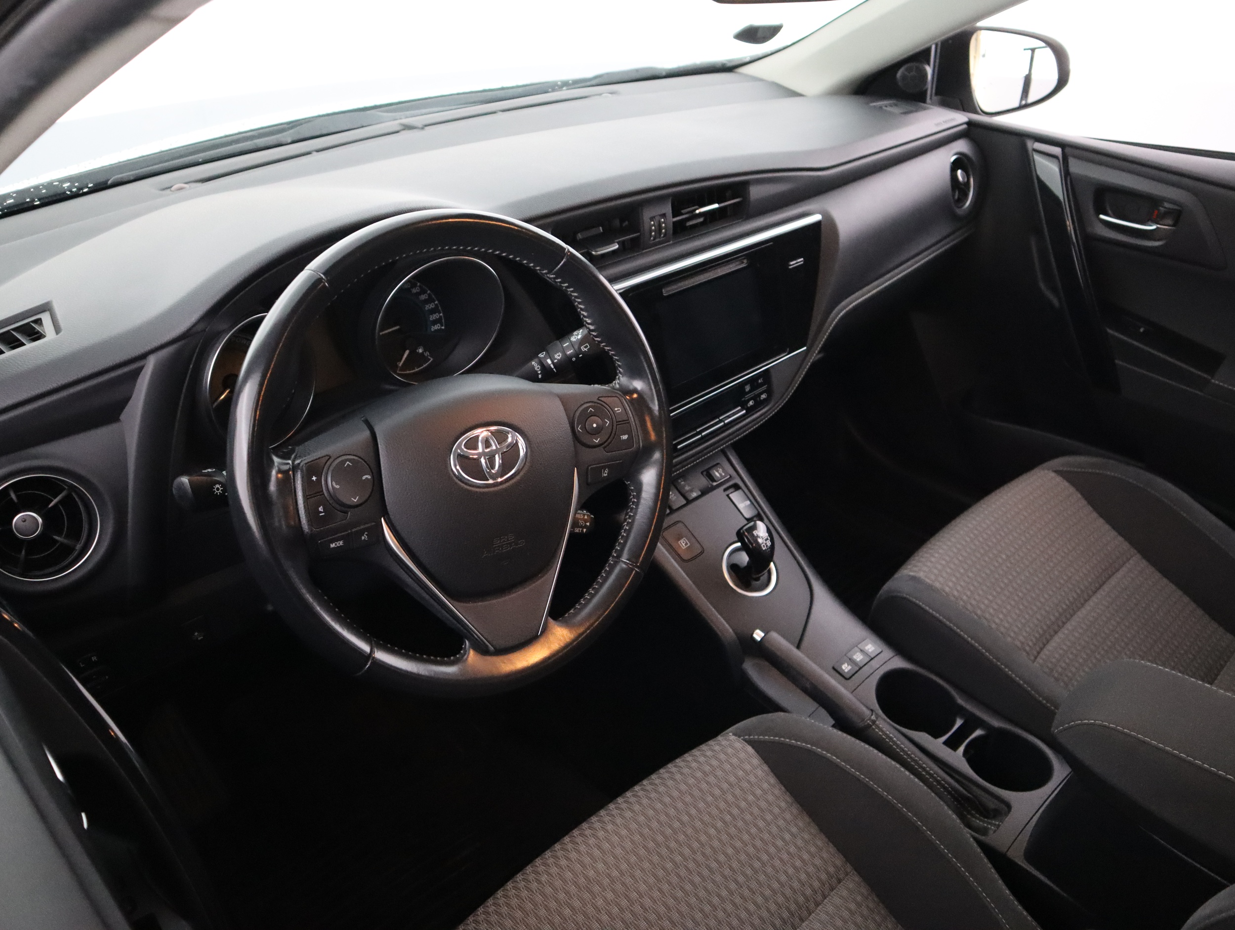 TOYOTA Auris 2018