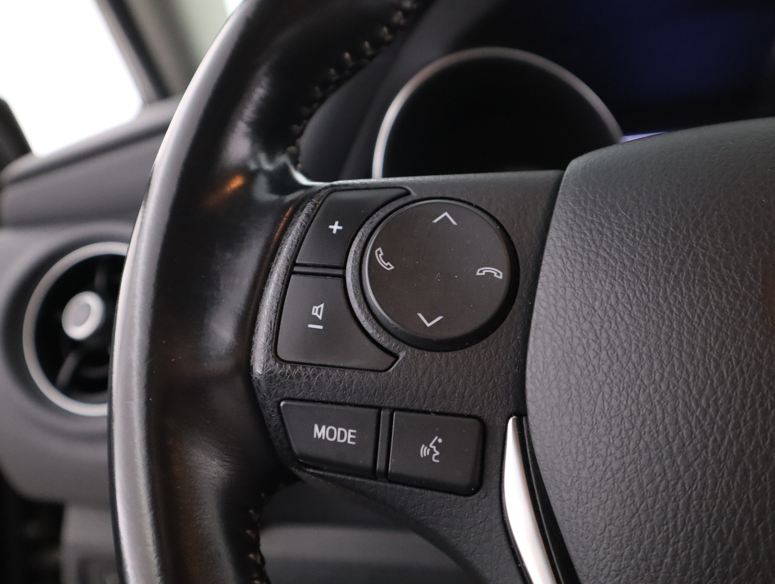 TOYOTA Auris 2018