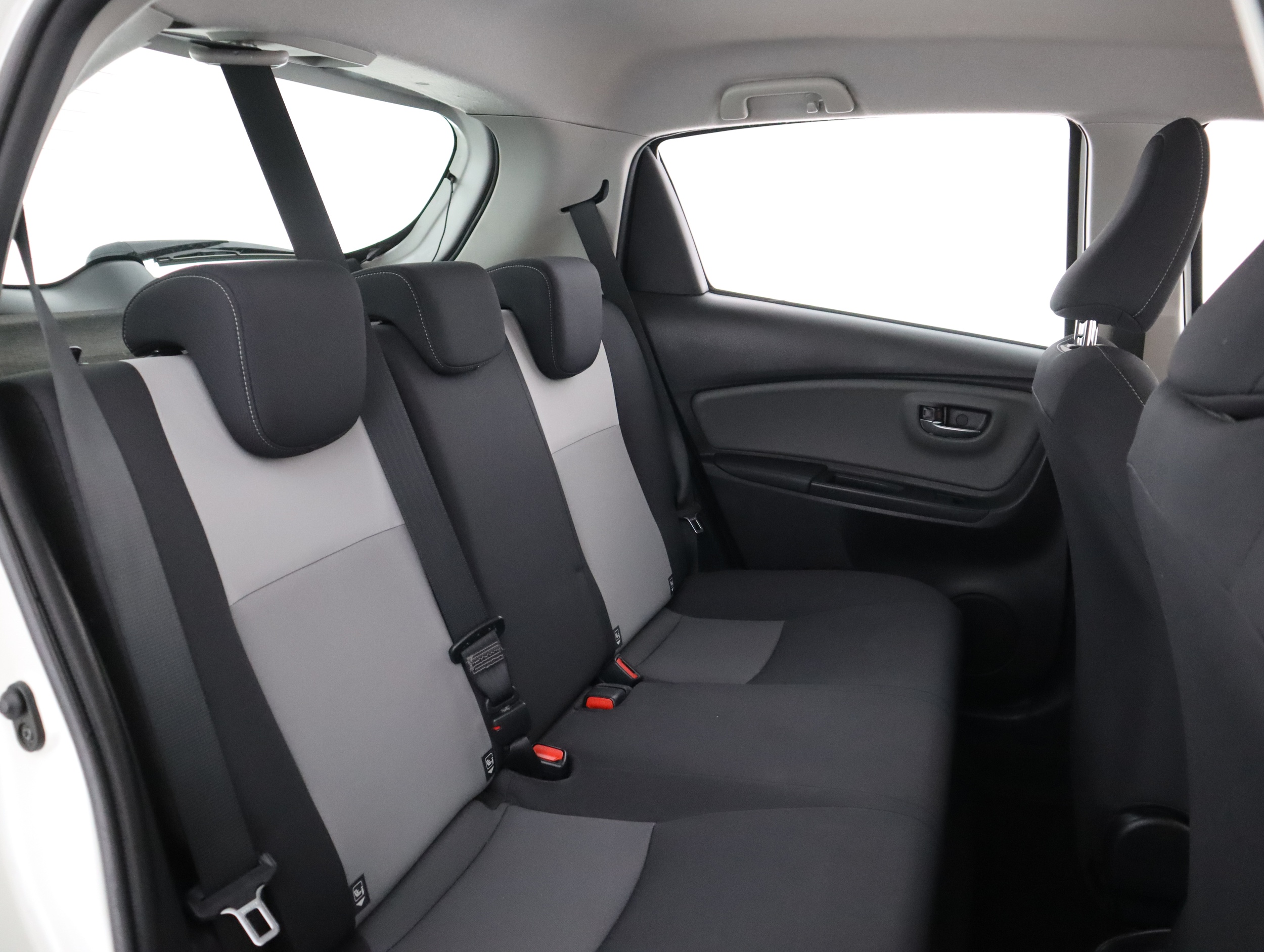 TOYOTA Yaris 2018