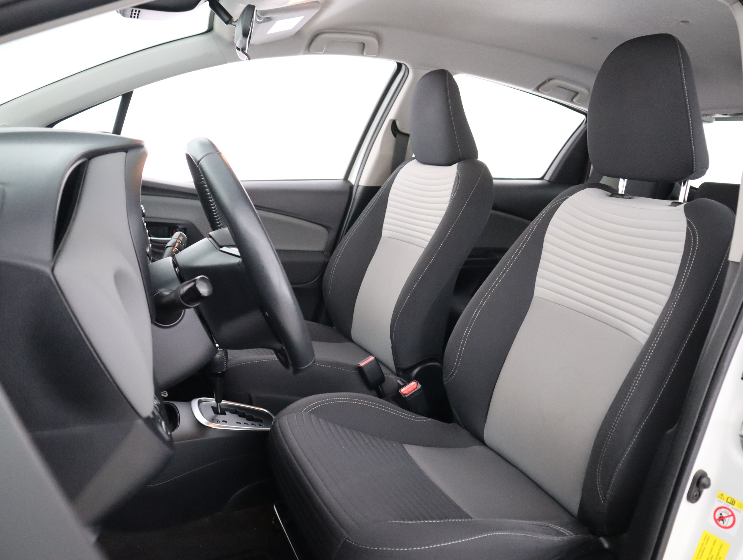 TOYOTA Yaris 2018