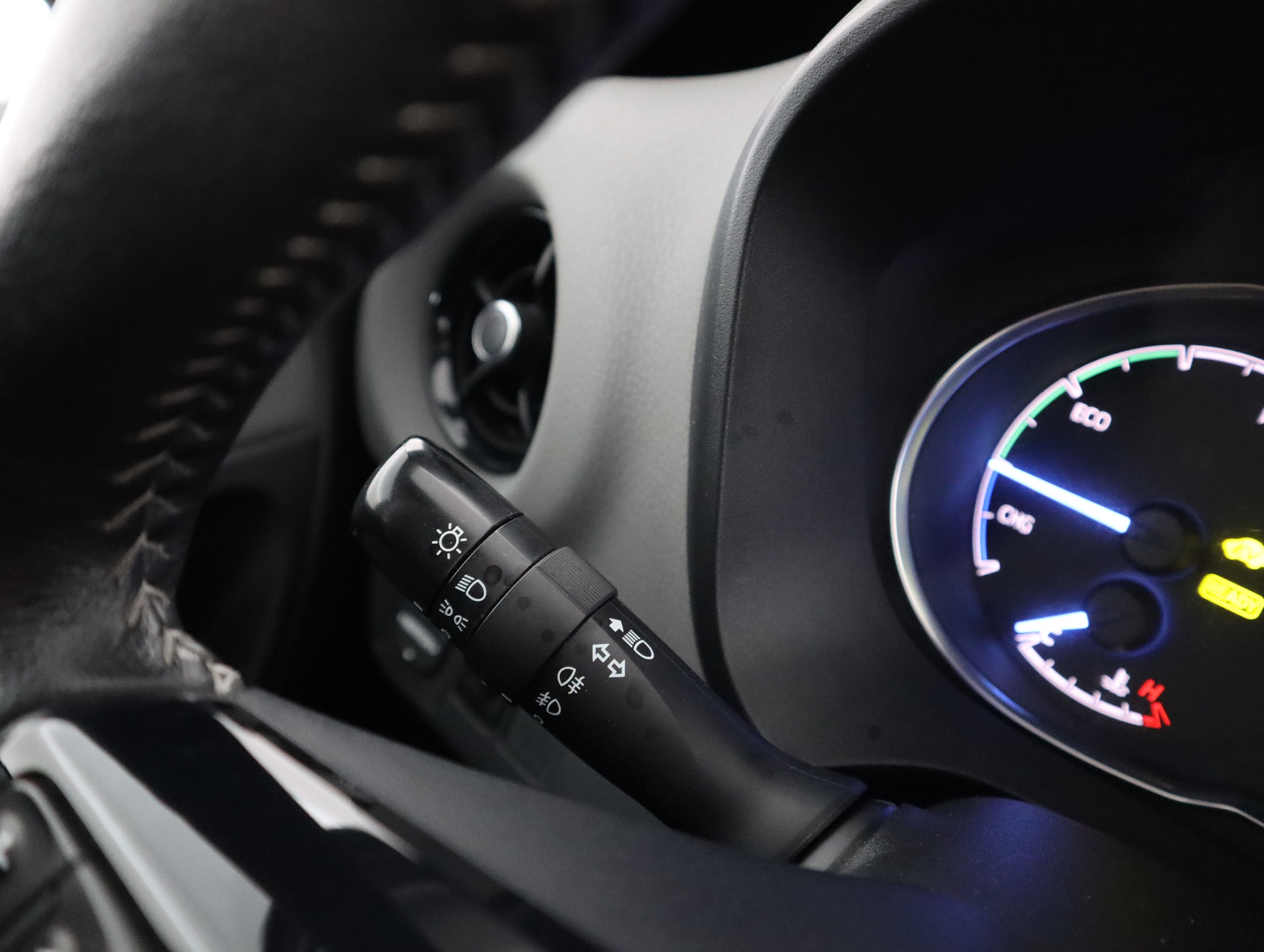 TOYOTA Yaris 2018
