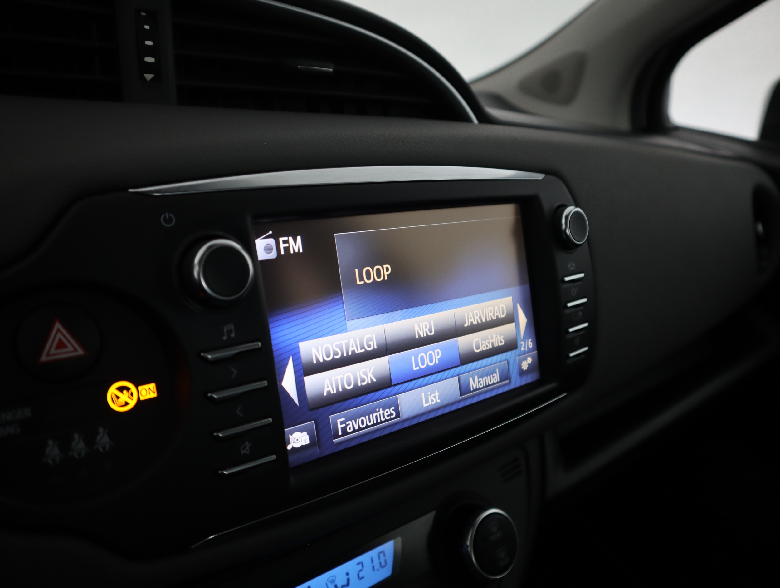 TOYOTA Yaris 2018